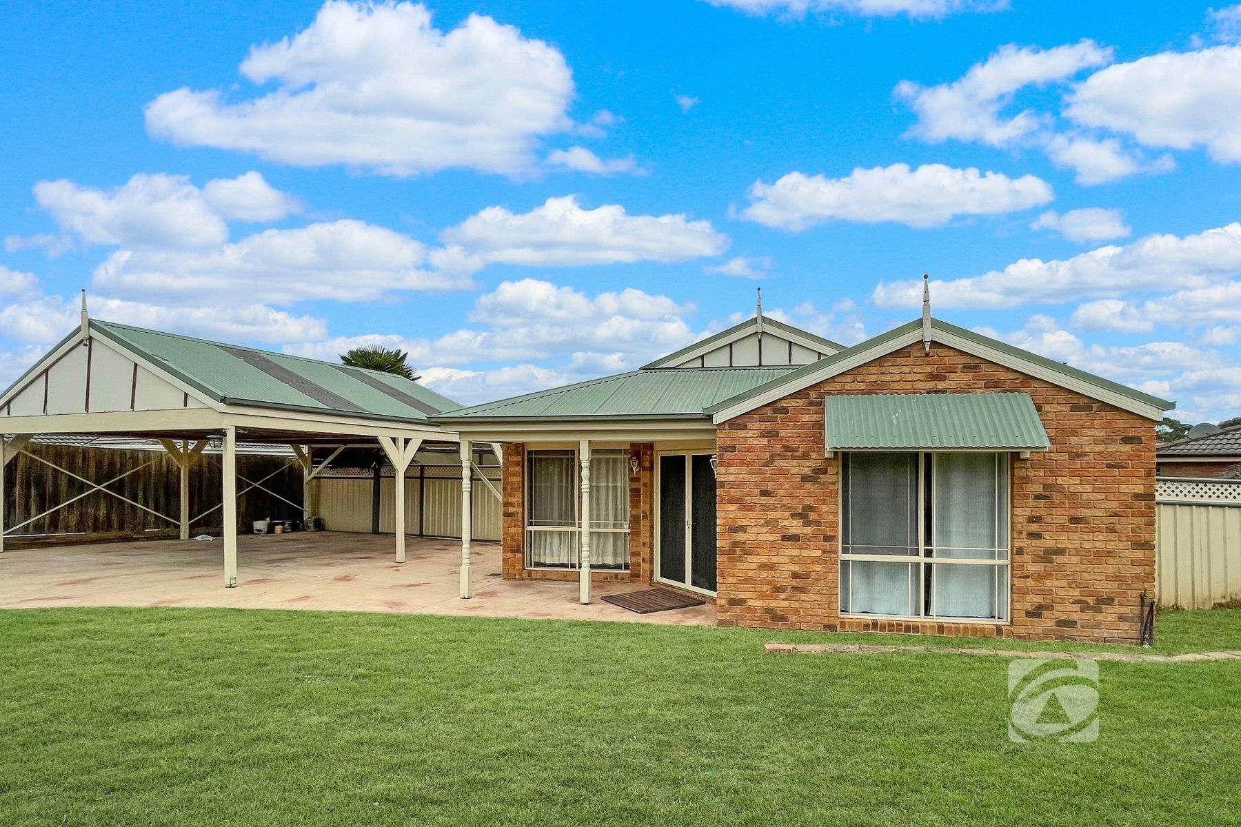4 Jacqueline Place, Pakenham VIC 3810