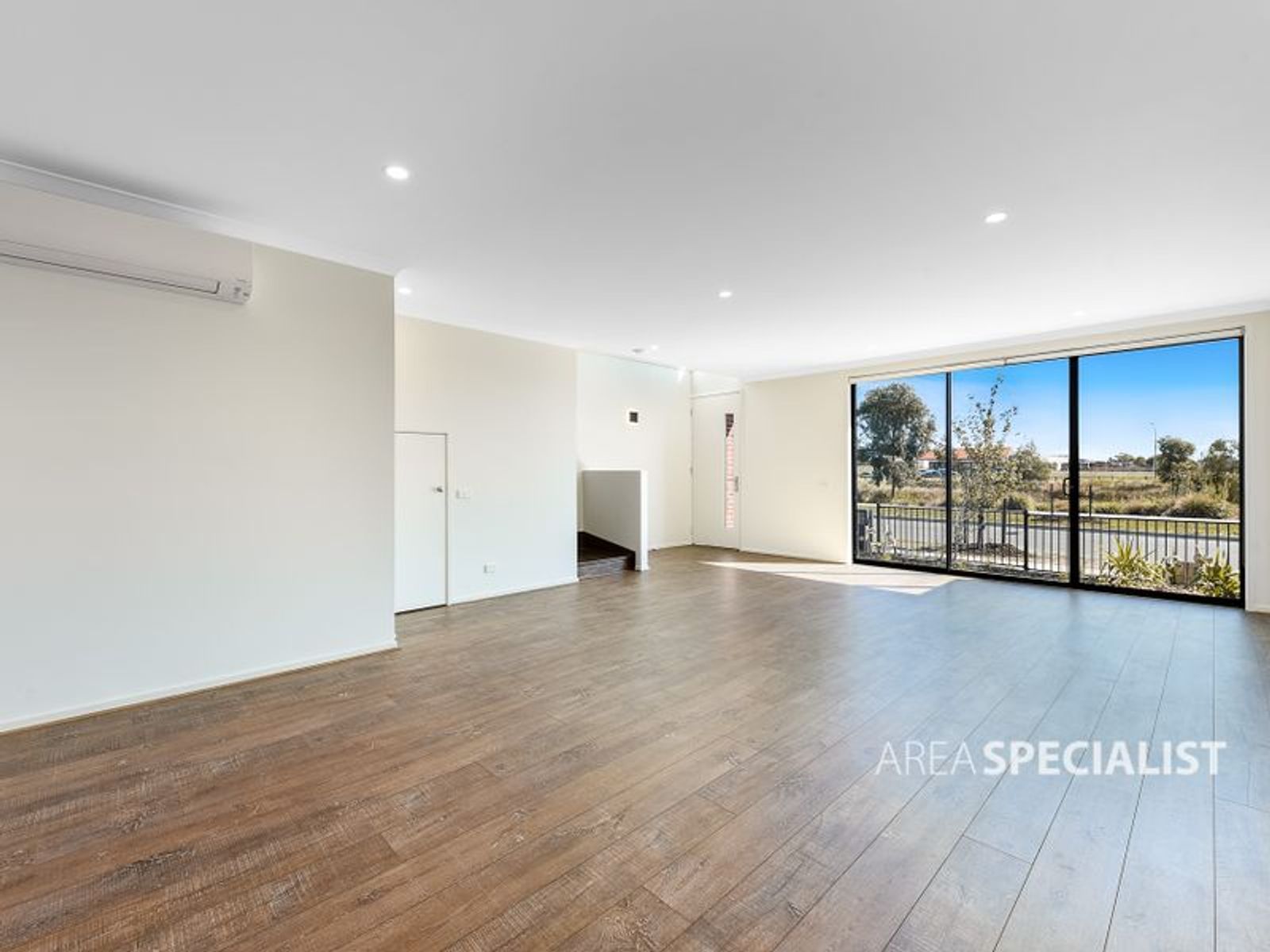 18 Parkdale Drive, Lyndhurst, VIC 3975, Lyndhurst - Thumbnail 4