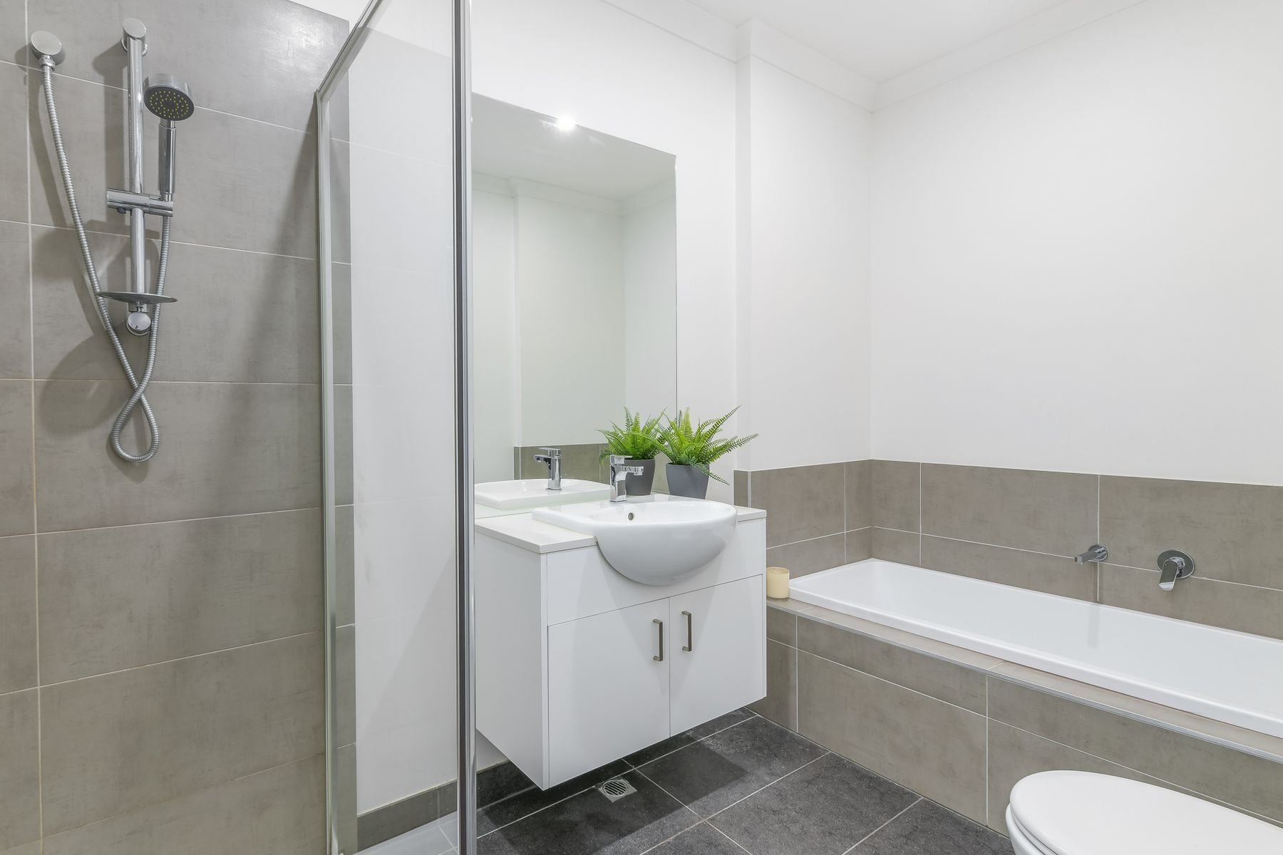 17 170 Chapel Road Web 5