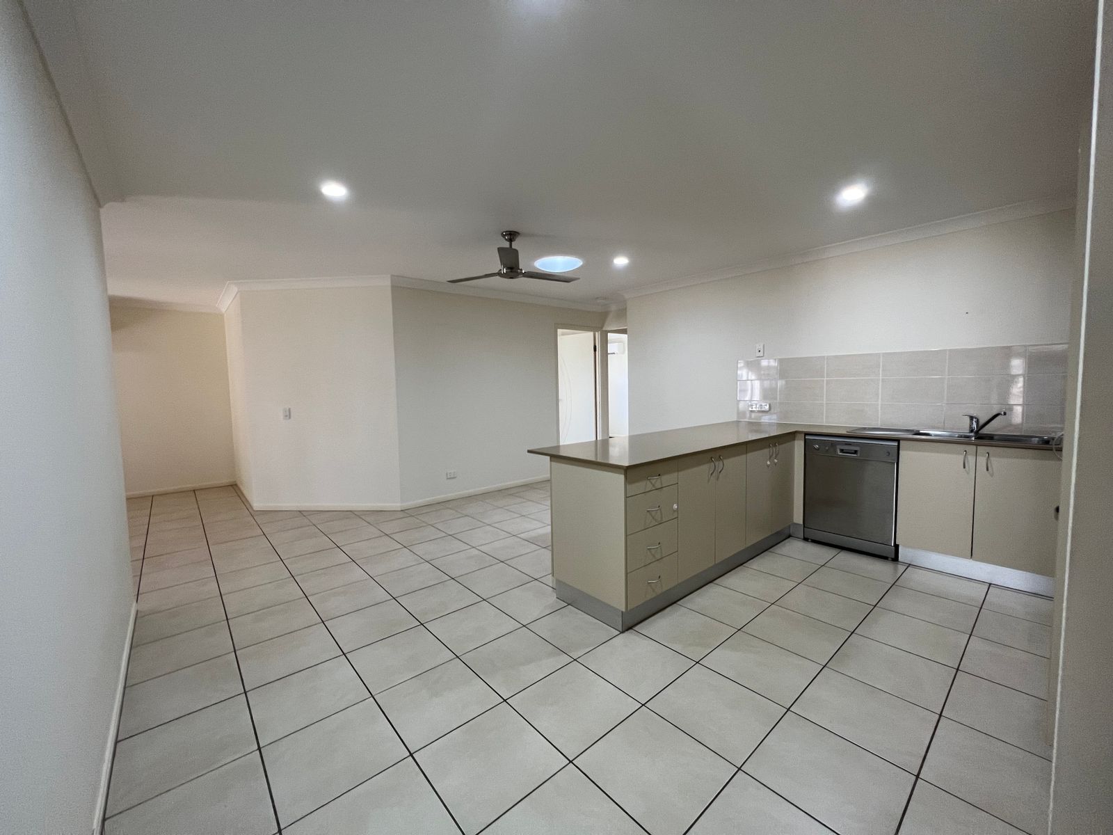2/8 Galleon Circuit, Bucasia QLD 4750