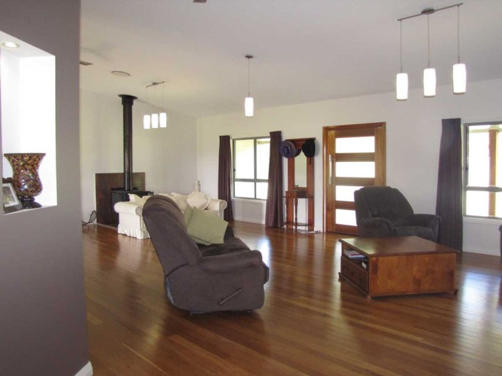 8992 Summerland Way, Leeville - Thumbnail 5