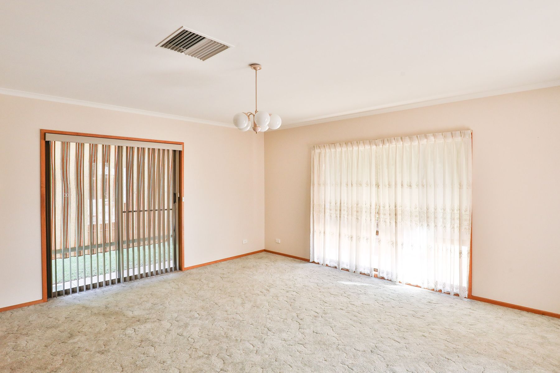 2/83 Pasadena Grove, Mildura - Thumbnail 4