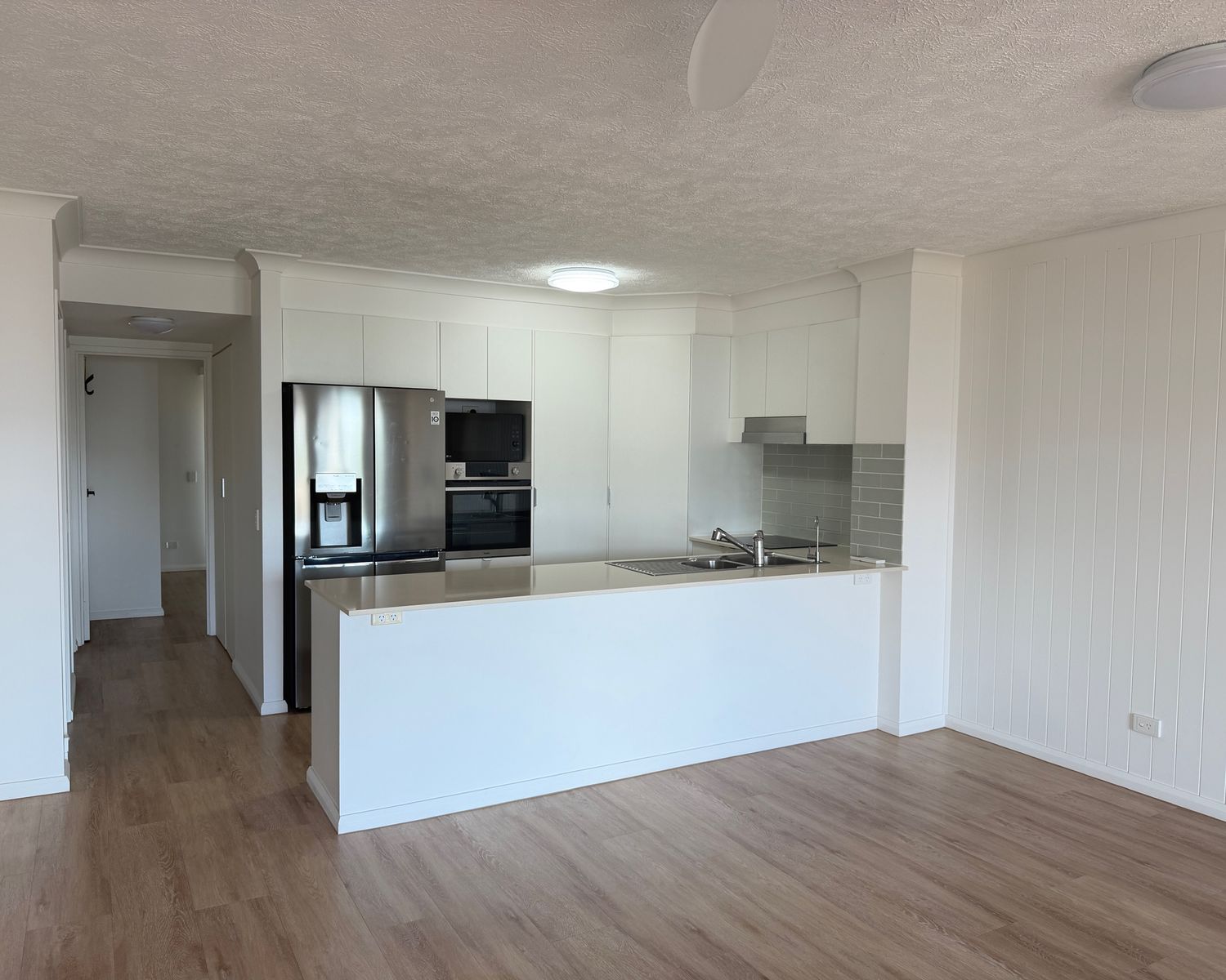 13/30 Dalpura Street, Chevron Island QLD 4217, Chevron Island - Thumbnail 2
