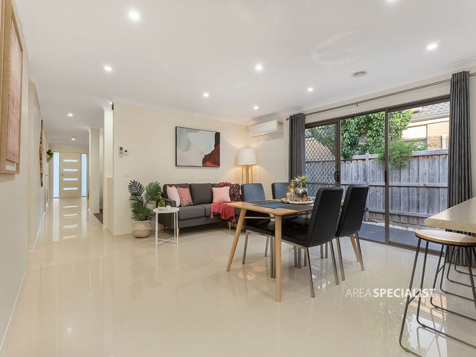 45 John Russell Road, Cranbourne West, VIC 3977, Cranbourne West - Thumbnail 3
