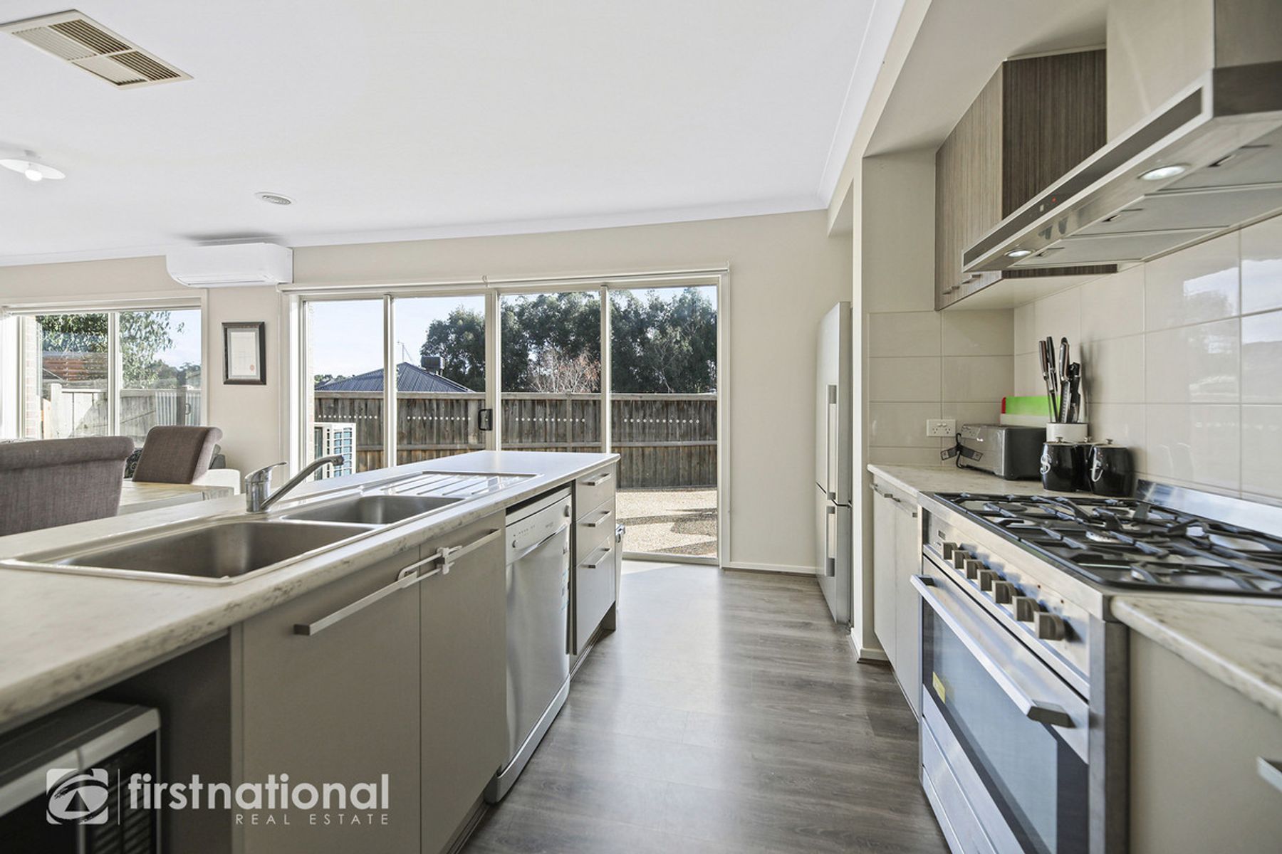 4 Fieldstone Avenue, Warragul, VIC 3820, Warragul - Thumbnail 4