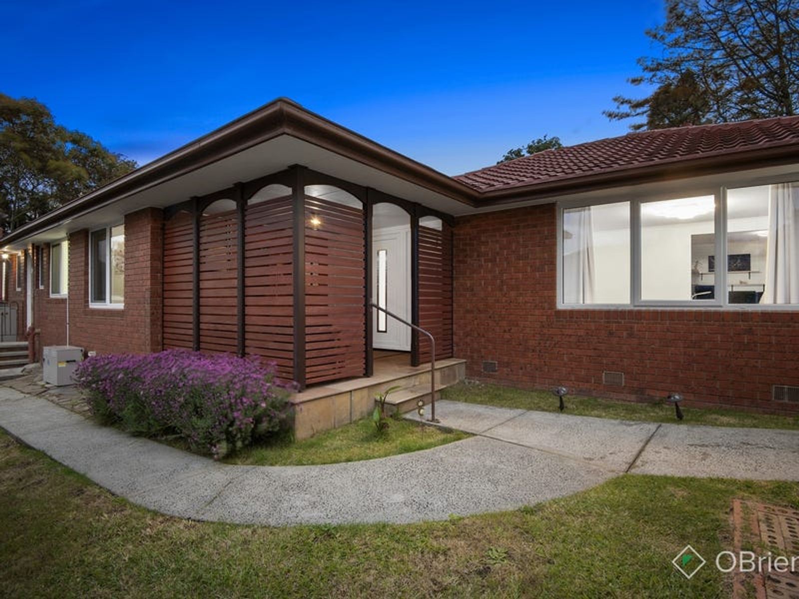 48 Chalcot Drive, Endeavour Hills, VIC 3802, Endeavour Hills - Thumbnail 2