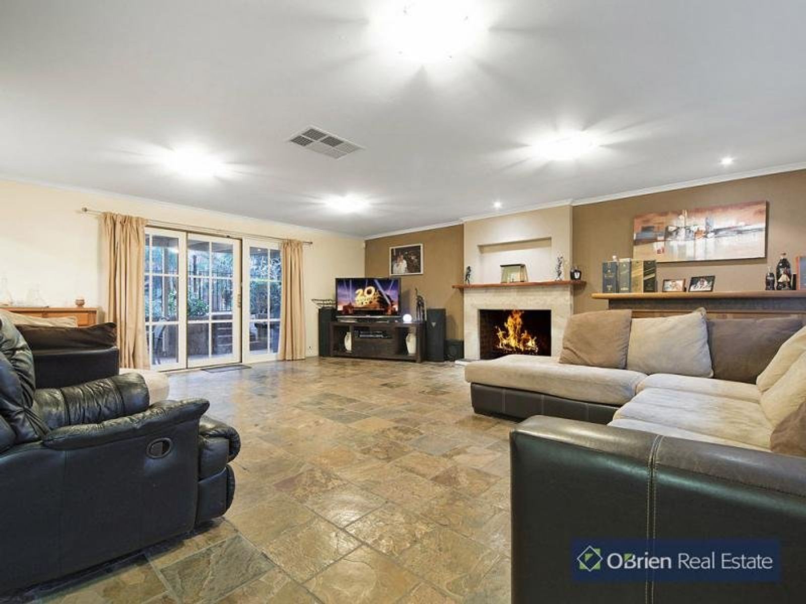 8 Bedwell Court, Endeavour Hills, VIC 3802, Endeavour Hills - Thumbnail 2