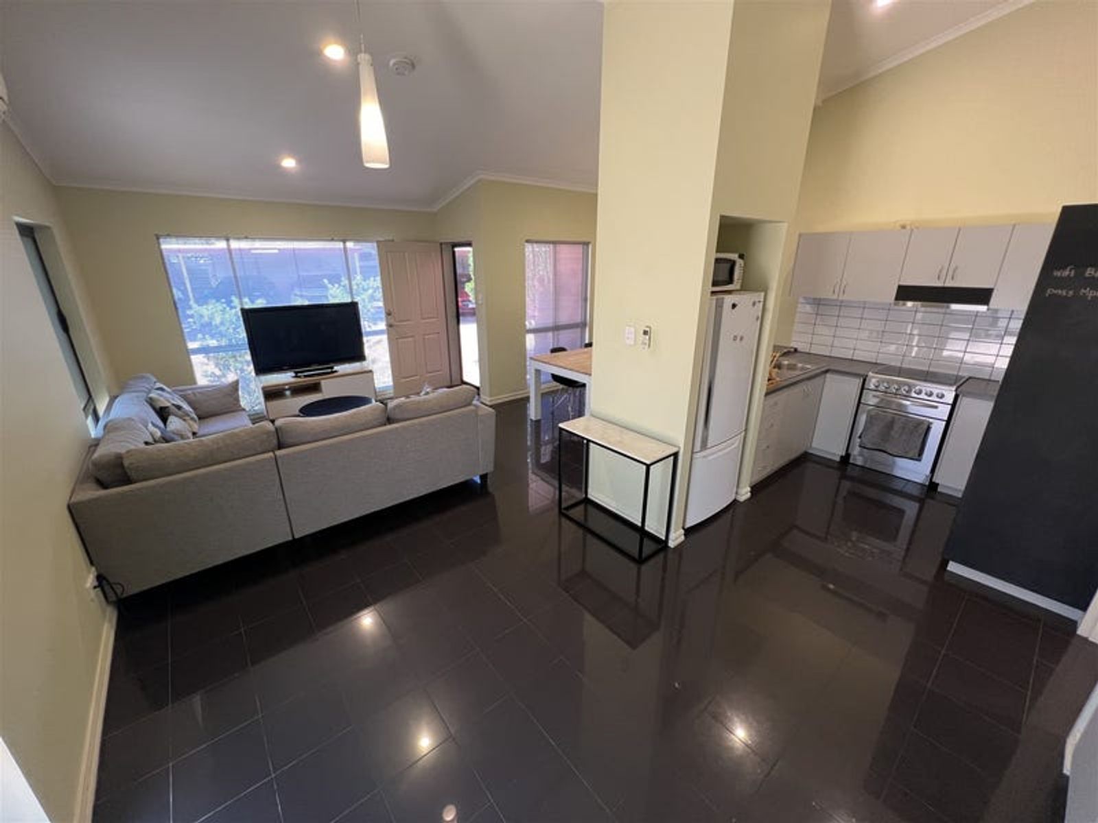 1/15 Undoolya Road, East Side NT 0870, East Side - Thumbnail 2