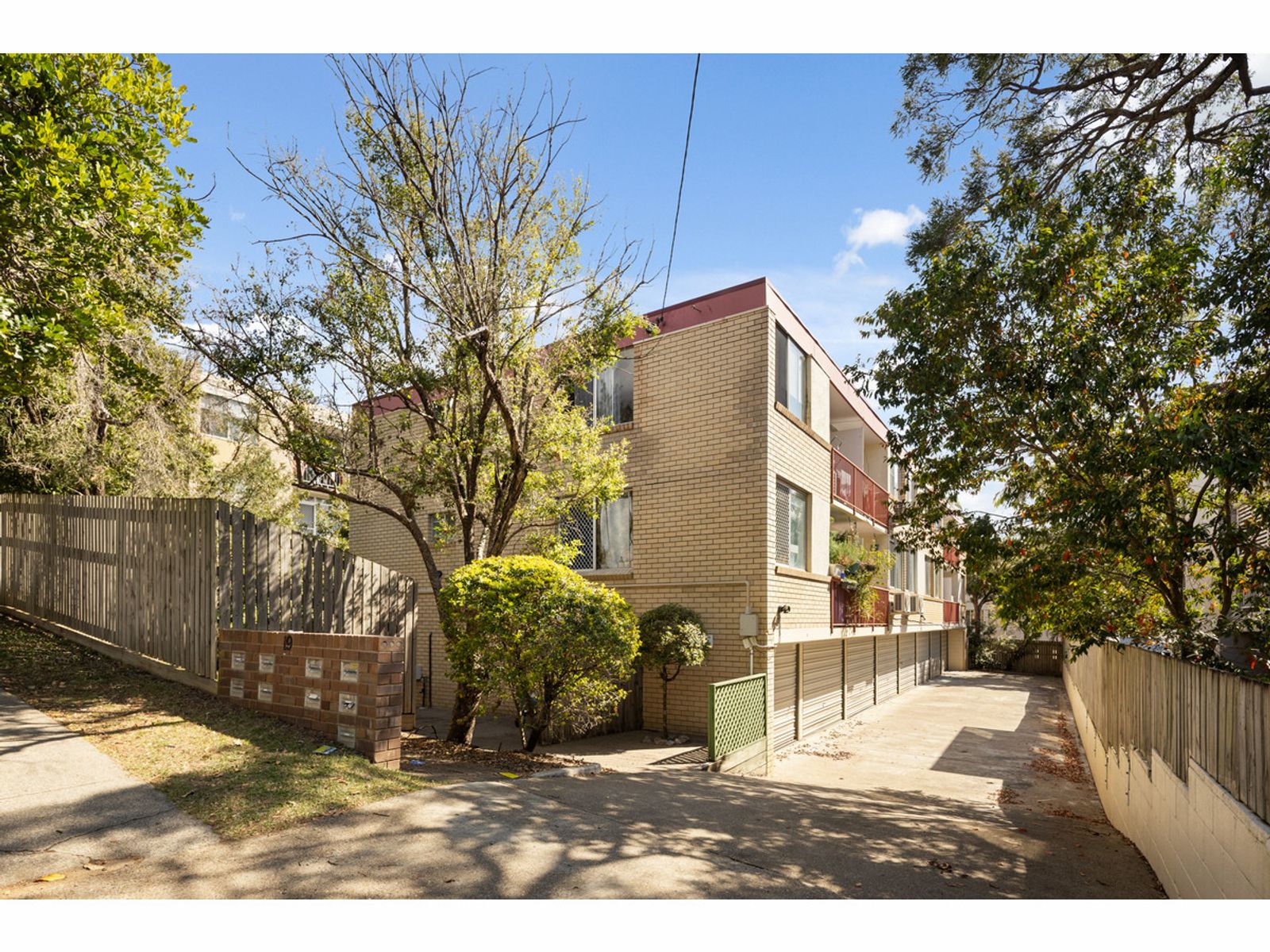 3/19 Durham Street, St Lucia - Image 1