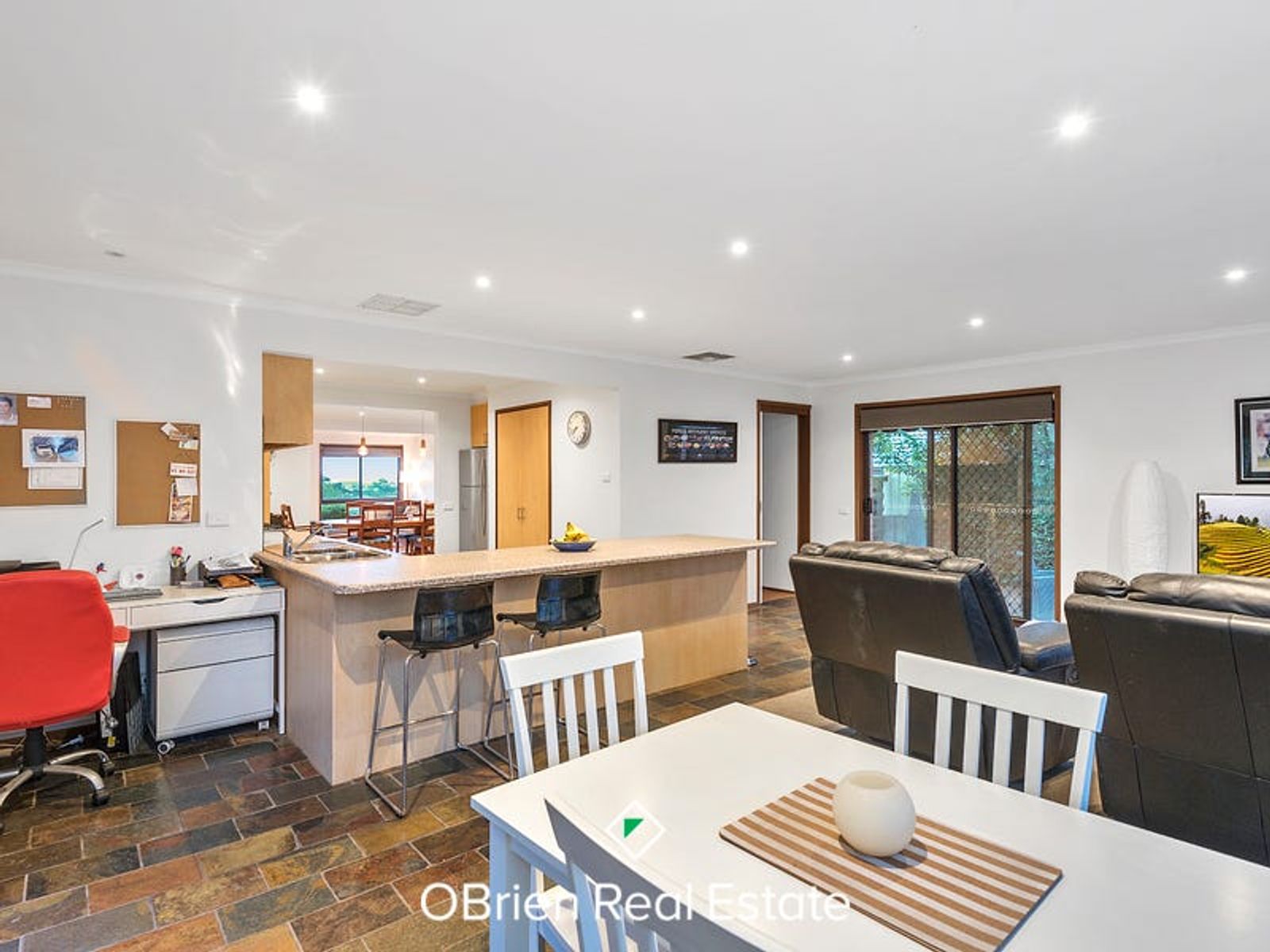 9 Gathrey Court, Endeavour Hills, VIC 3802, Endeavour Hills - Thumbnail 4