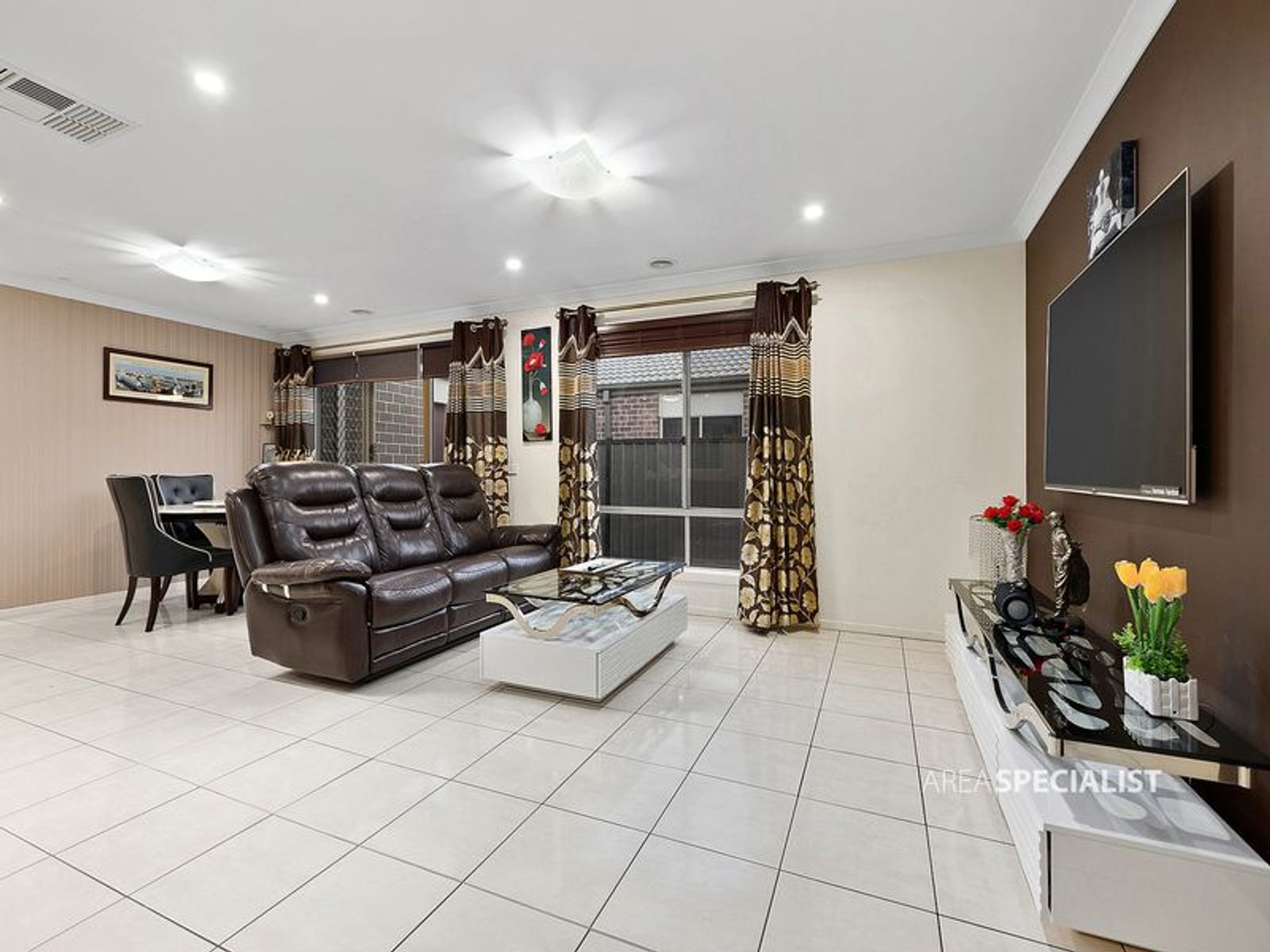 49 Karabair Street, Clyde North, VIC 3978, Clyde North - Thumbnail 2