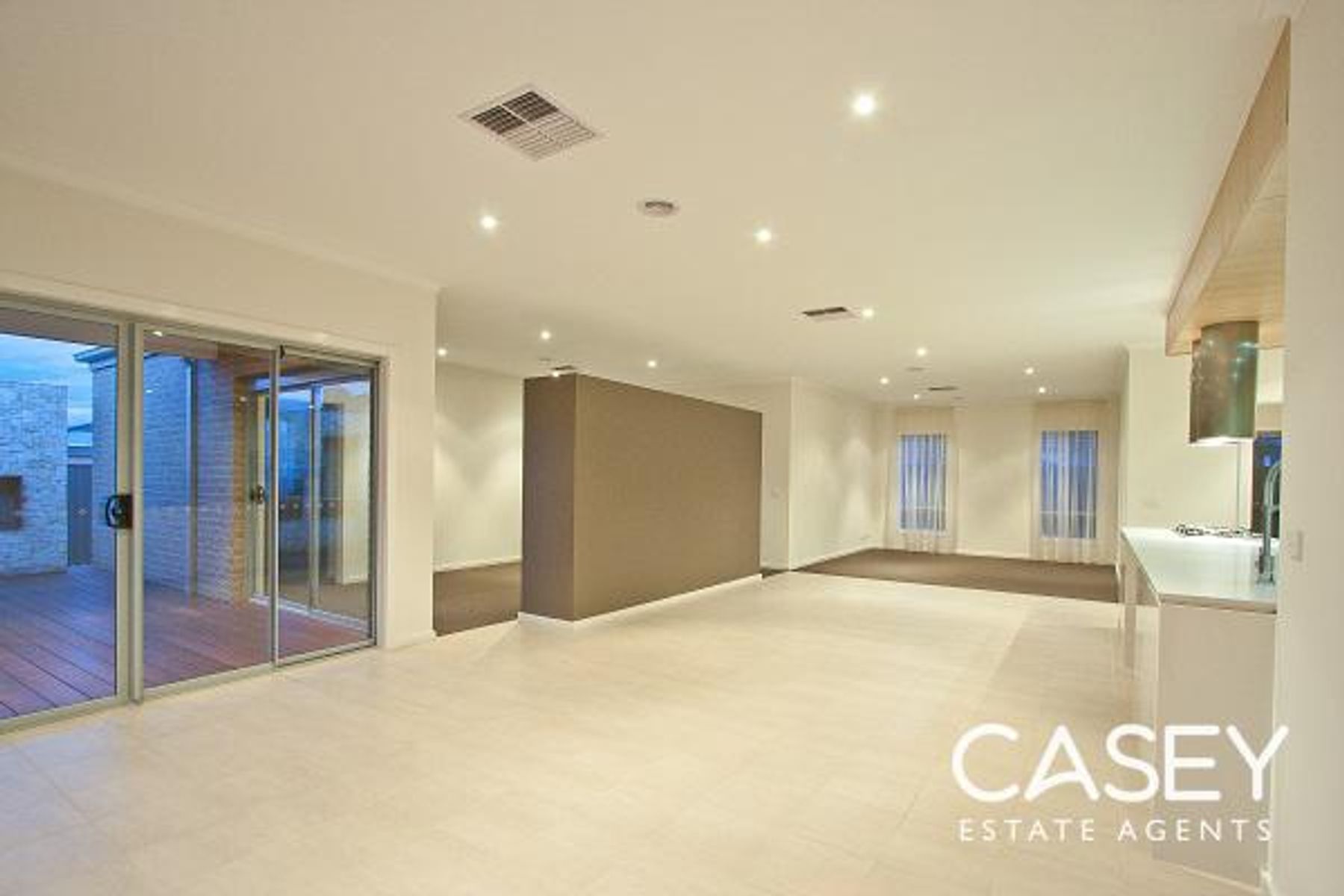 4 Kindred Avenue, Cranbourne North - Thumbnail 5