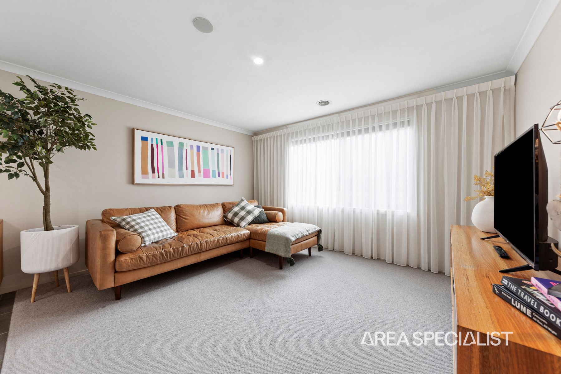 14 Elmside Avenue, Warragul, Warragul - Thumbnail 6