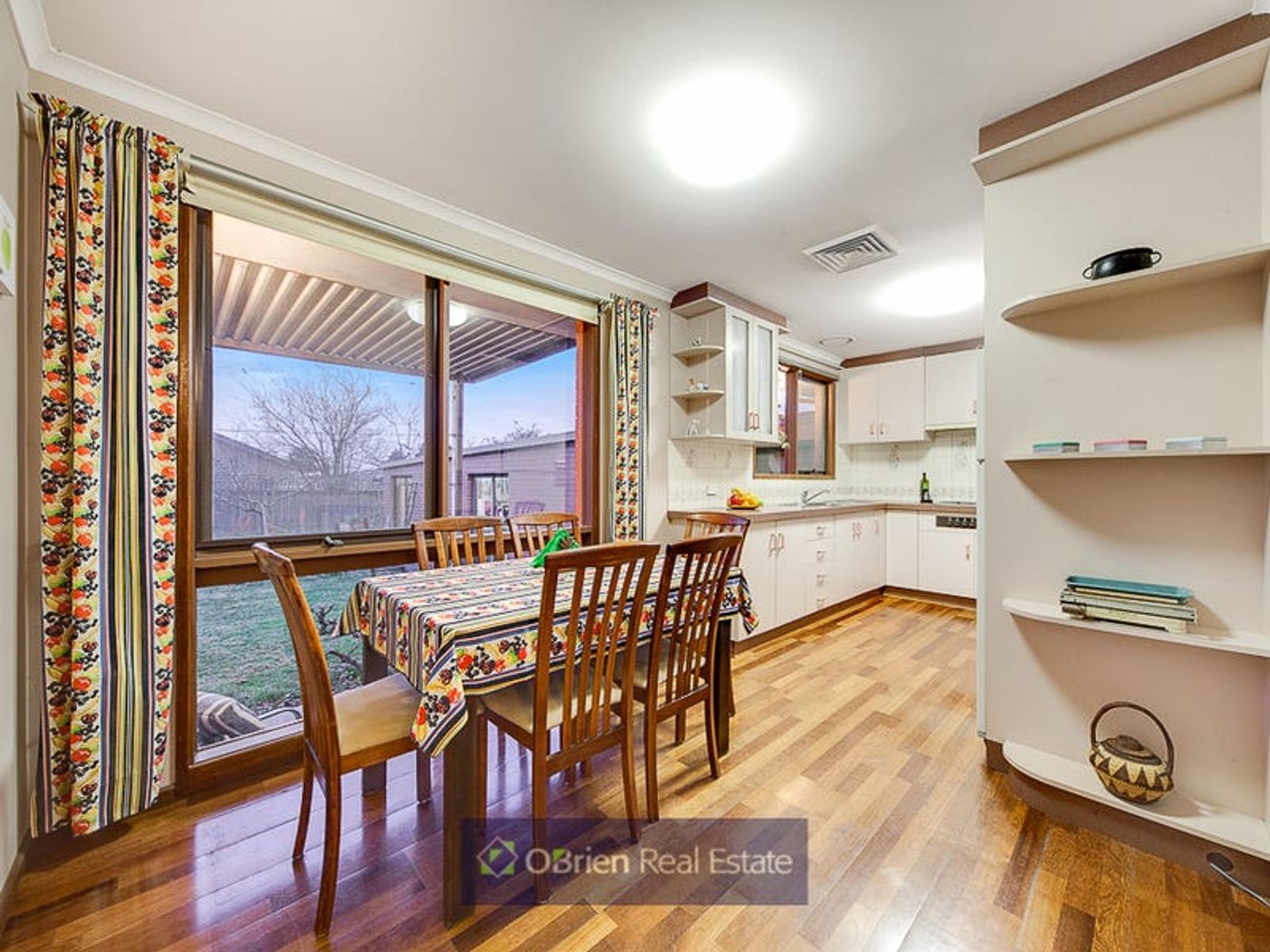 33 Lachlan Drive, Endeavour Hills, VIC 3802, Endeavour Hills - Thumbnail 4
