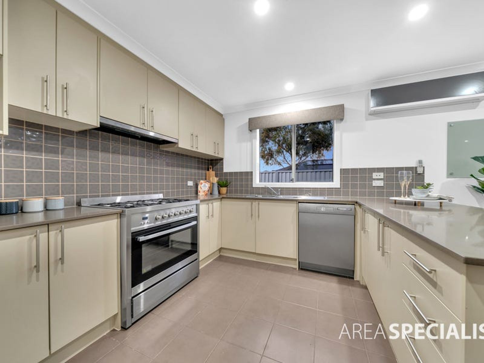 41 Statesman Circuit, Cranbourne East, VIC 3977, Cranbourne East - Thumbnail 8