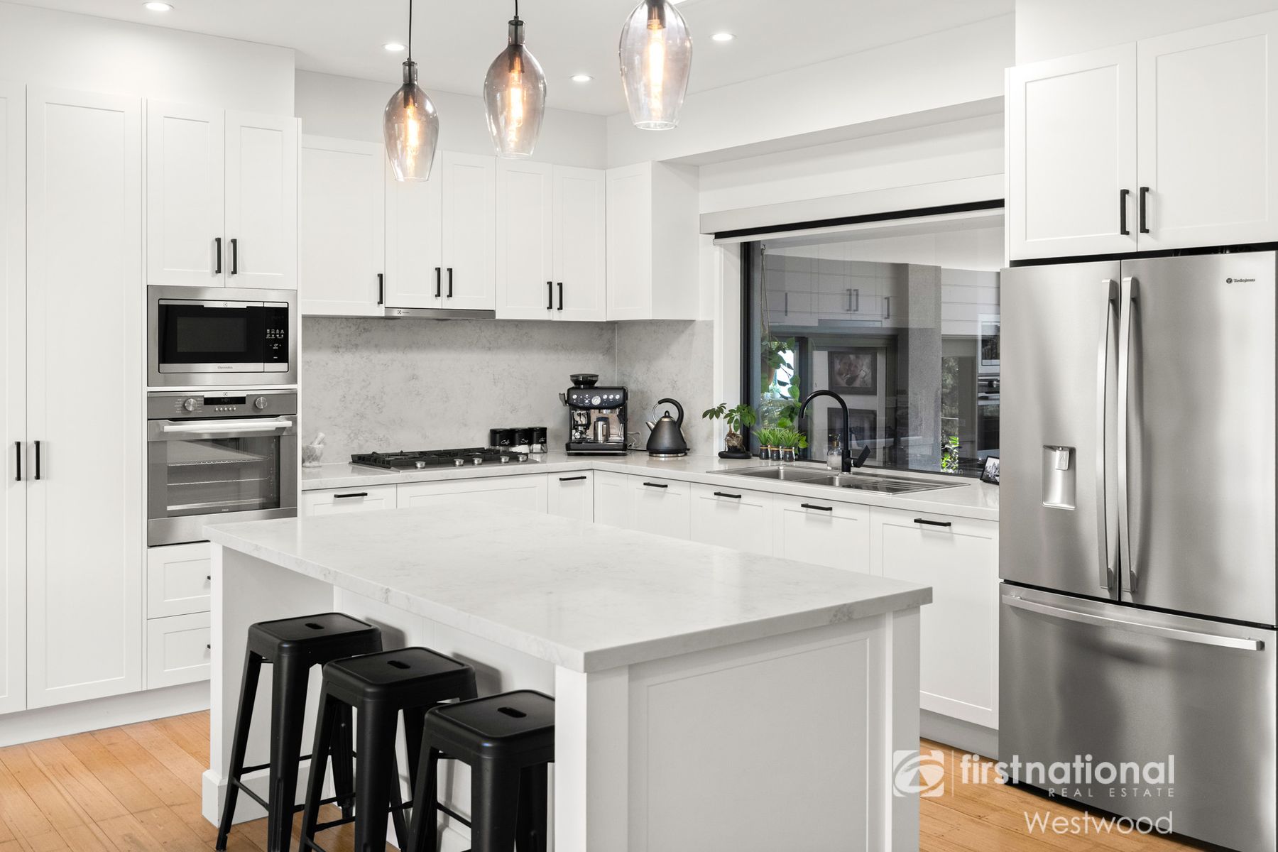 12 Wattamolla Avenue, Werribee VIC 3030, Werribee - Thumbnail 2