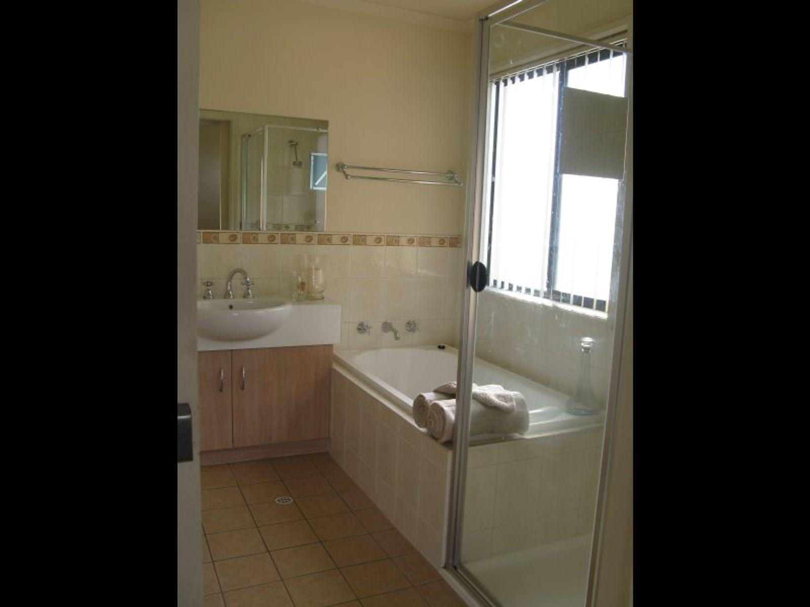 7/8, Mawson Lakes - Thumbnail 4