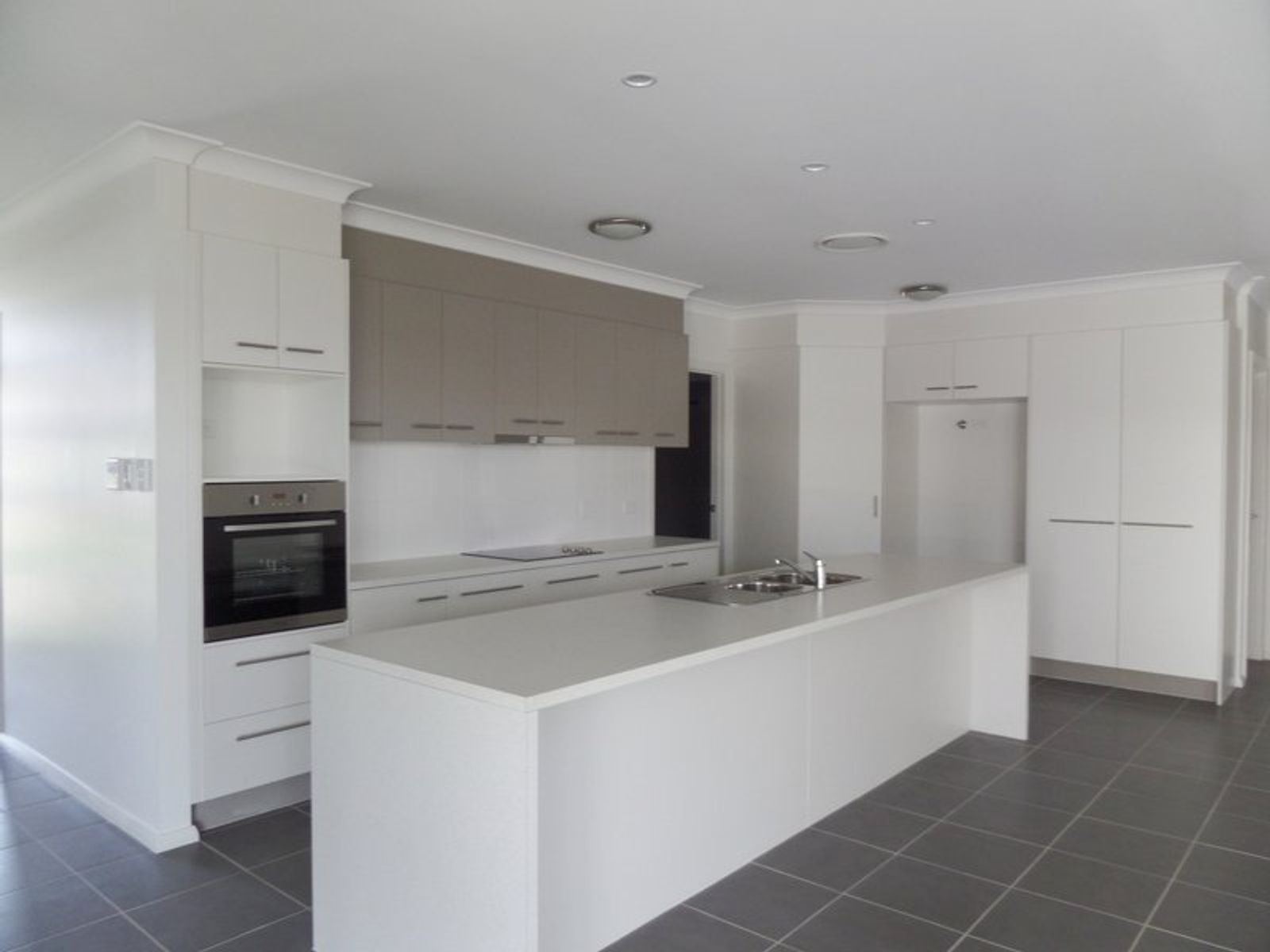 6 Parker Place, Chinchilla QLD 4413, Chinchilla - Thumbnail 2
