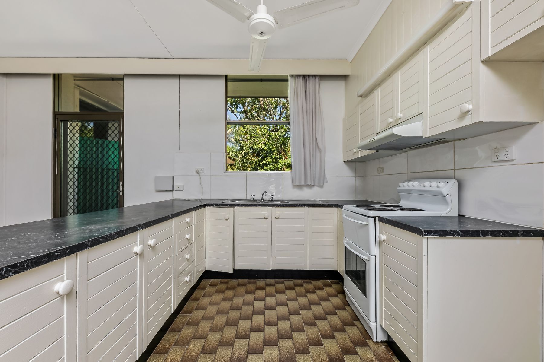 1/10 Sandalwood Street, Nightcliff NT 0810, Nightcliff - Thumbnail 3