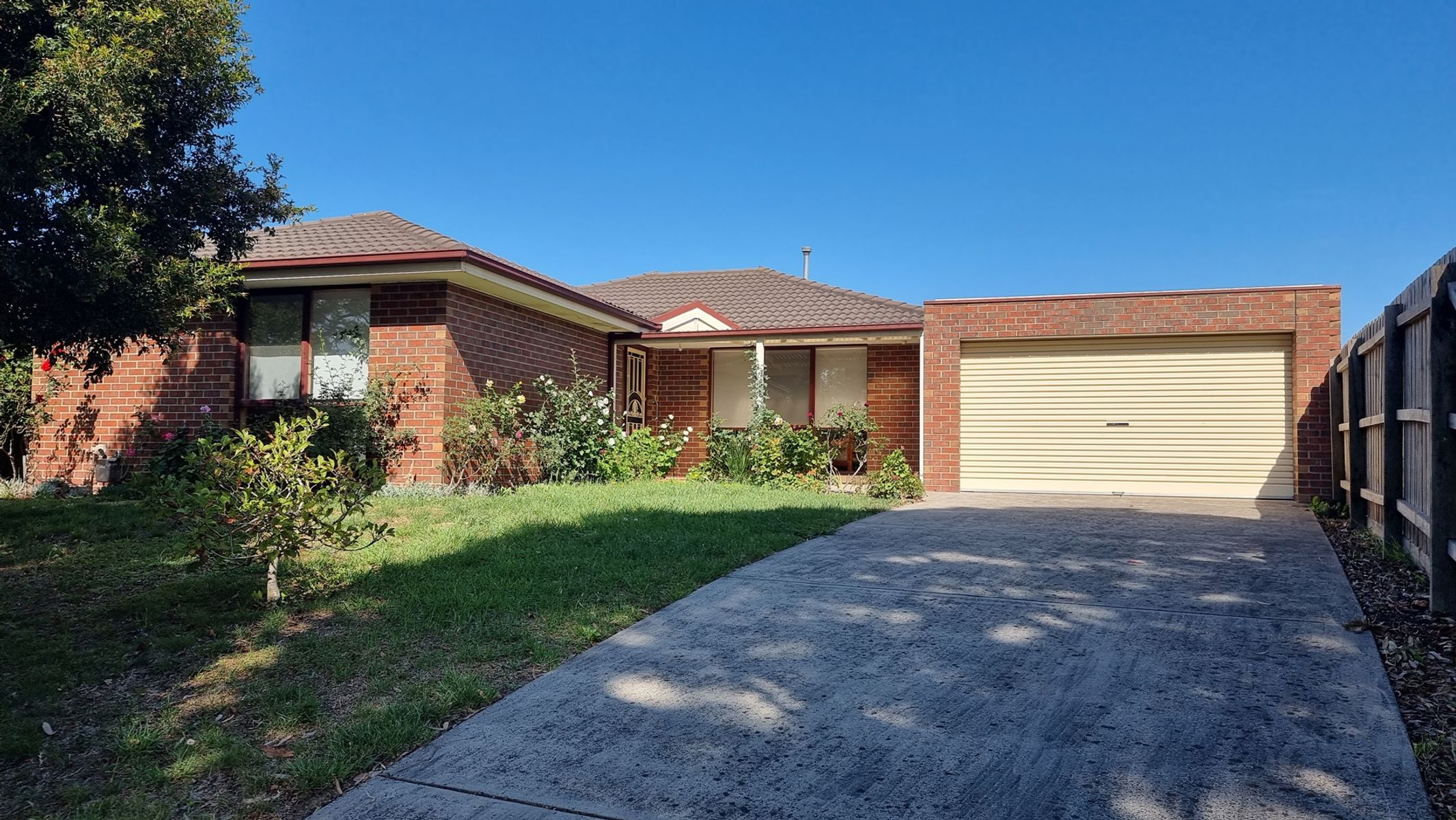 32 Duncan Drive, Pakenham, VIC 3810, Pakenham - Thumbnail 2