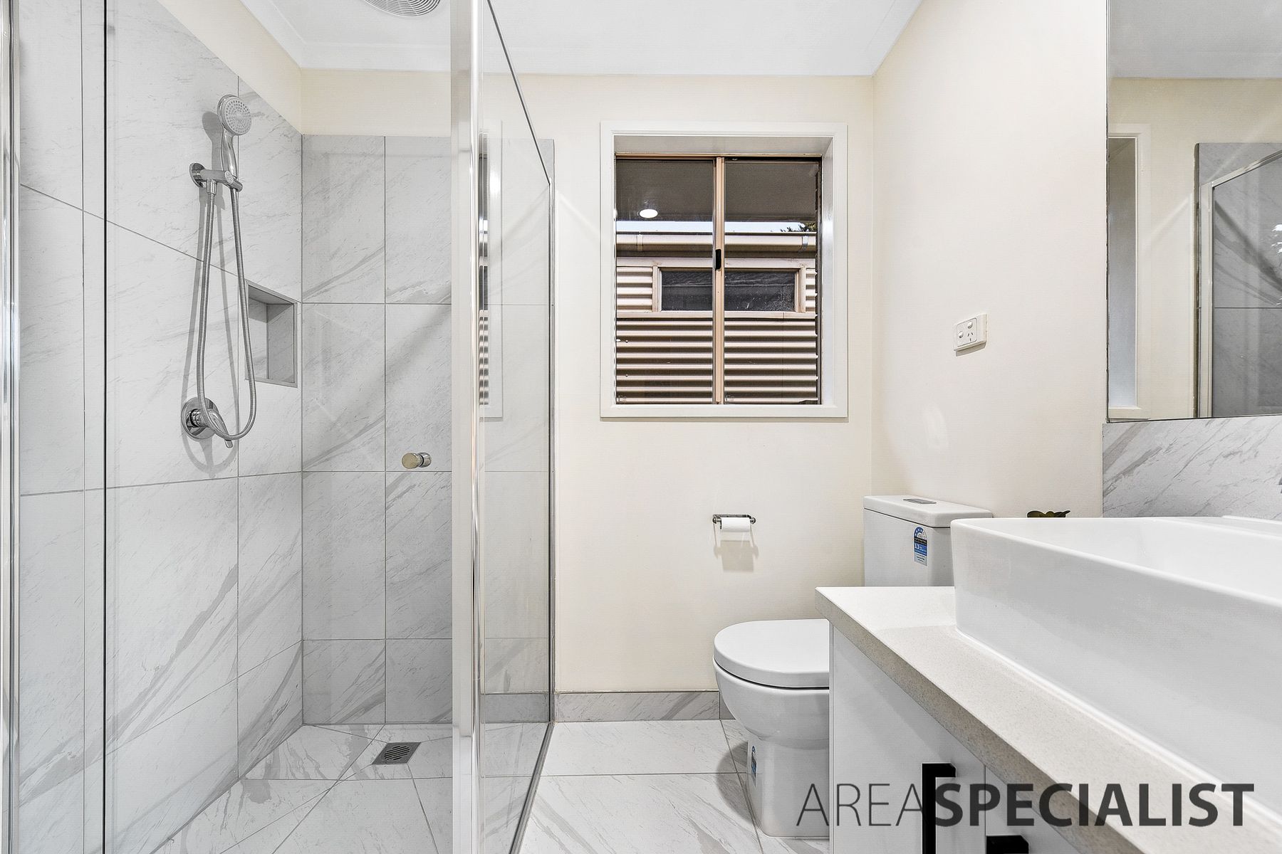 15 Godwin Crescent, Cranbourne North, VIC 3977, Cranbourne North - Thumbnail 4