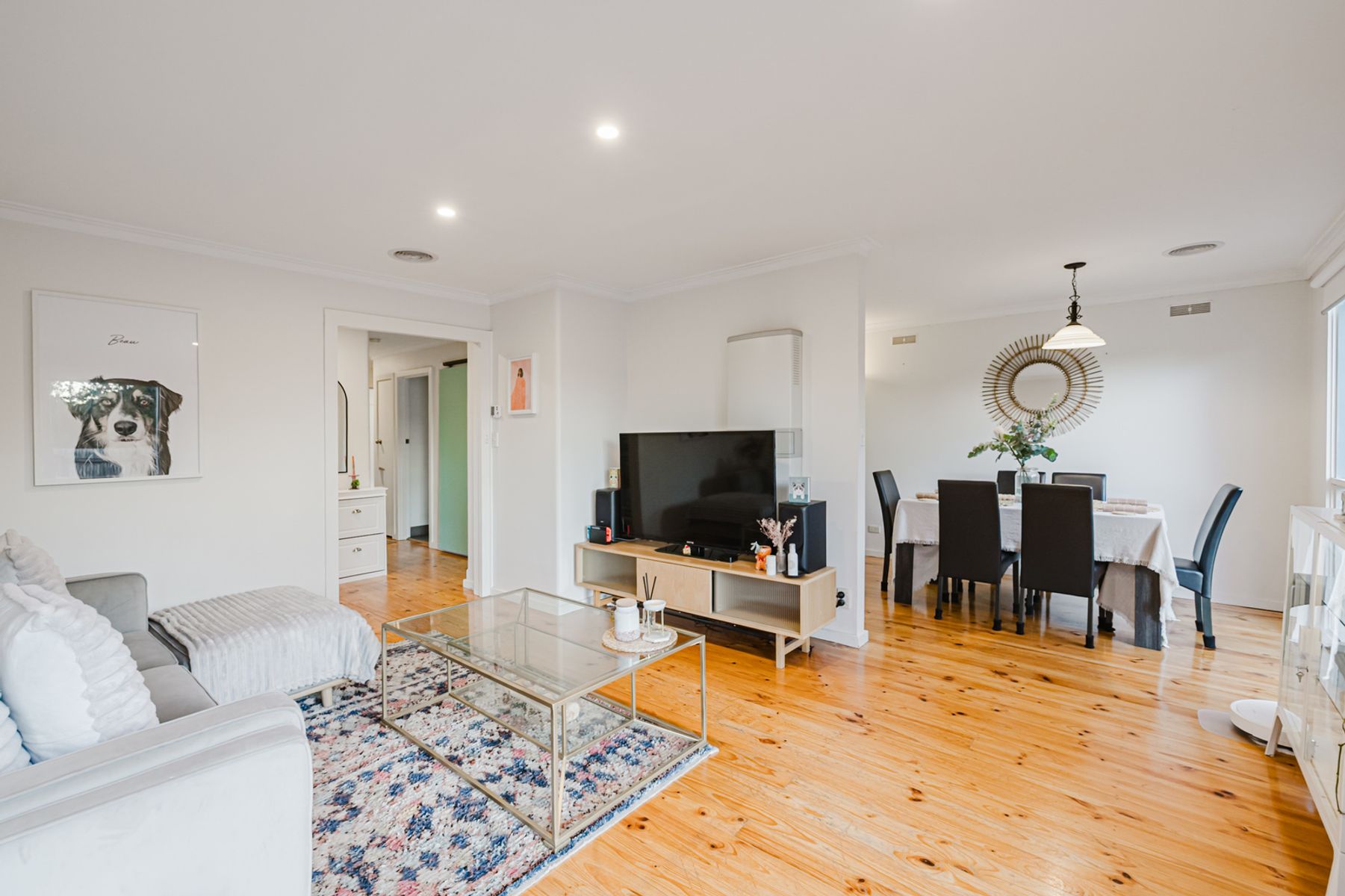 004 Open2view ID946620 33 Malcolm Street