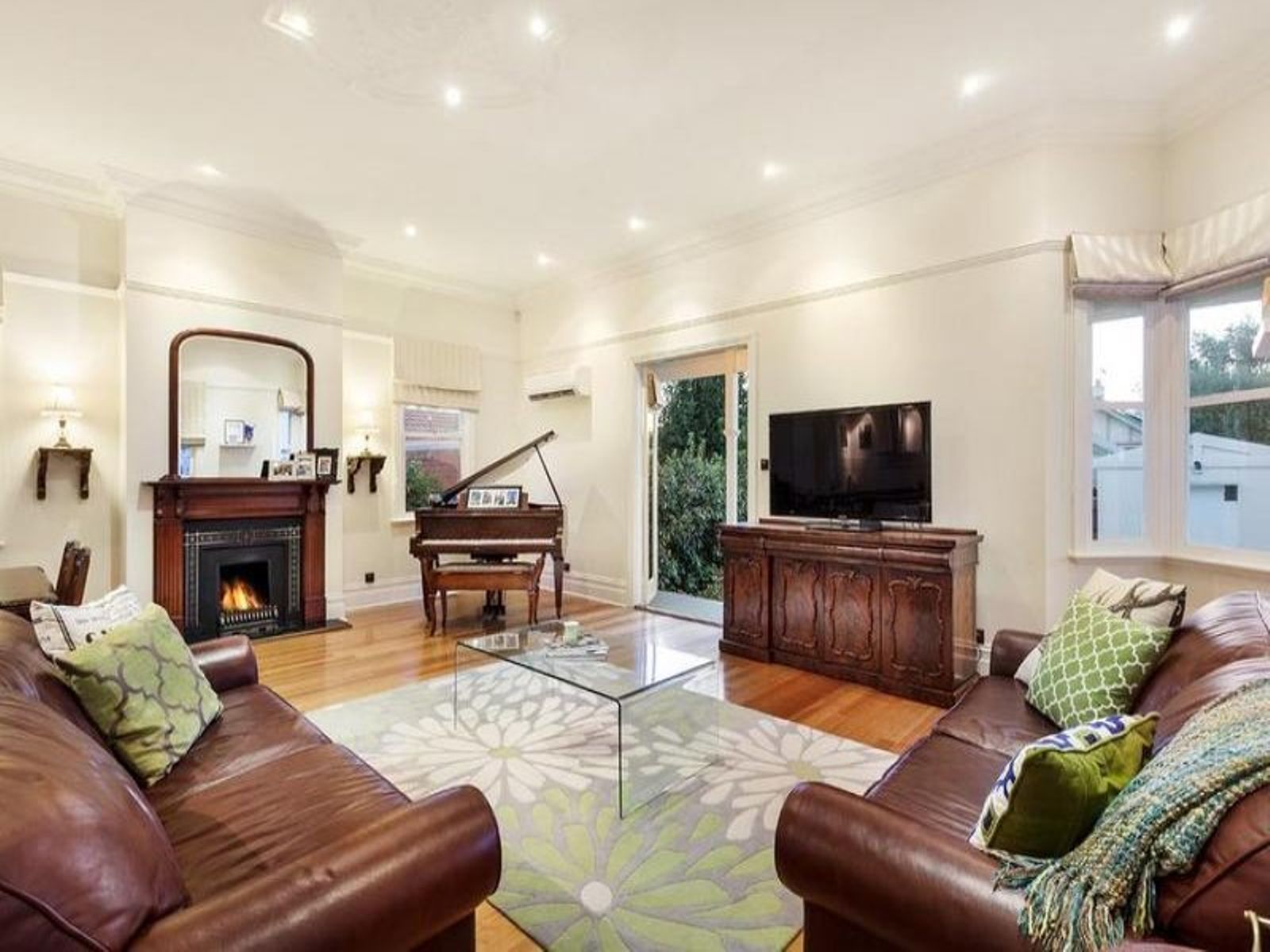 29 Lincoln Road, Essendon - Thumbnail 4