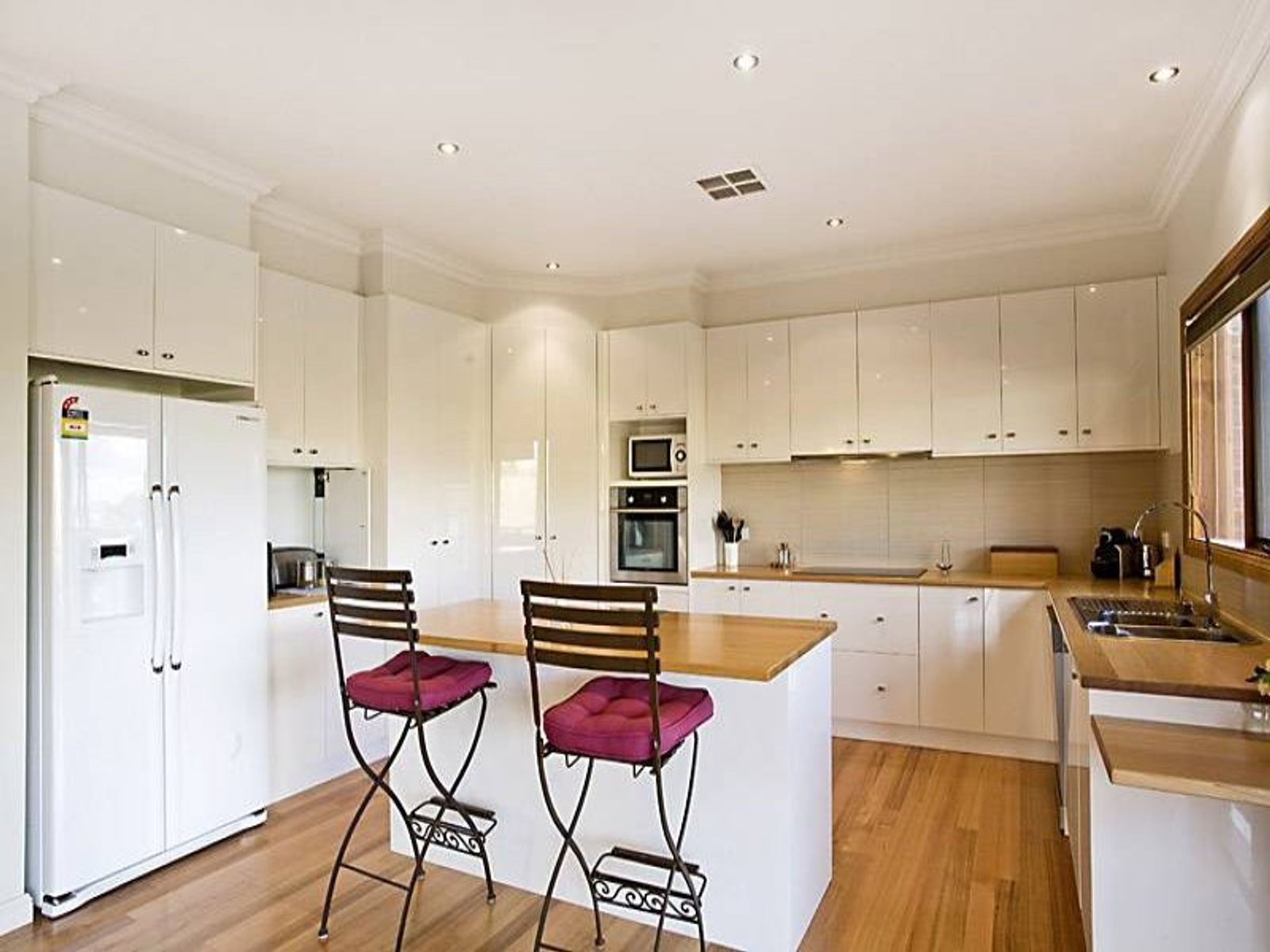21 Muir Court, Romsey - Thumbnail 3