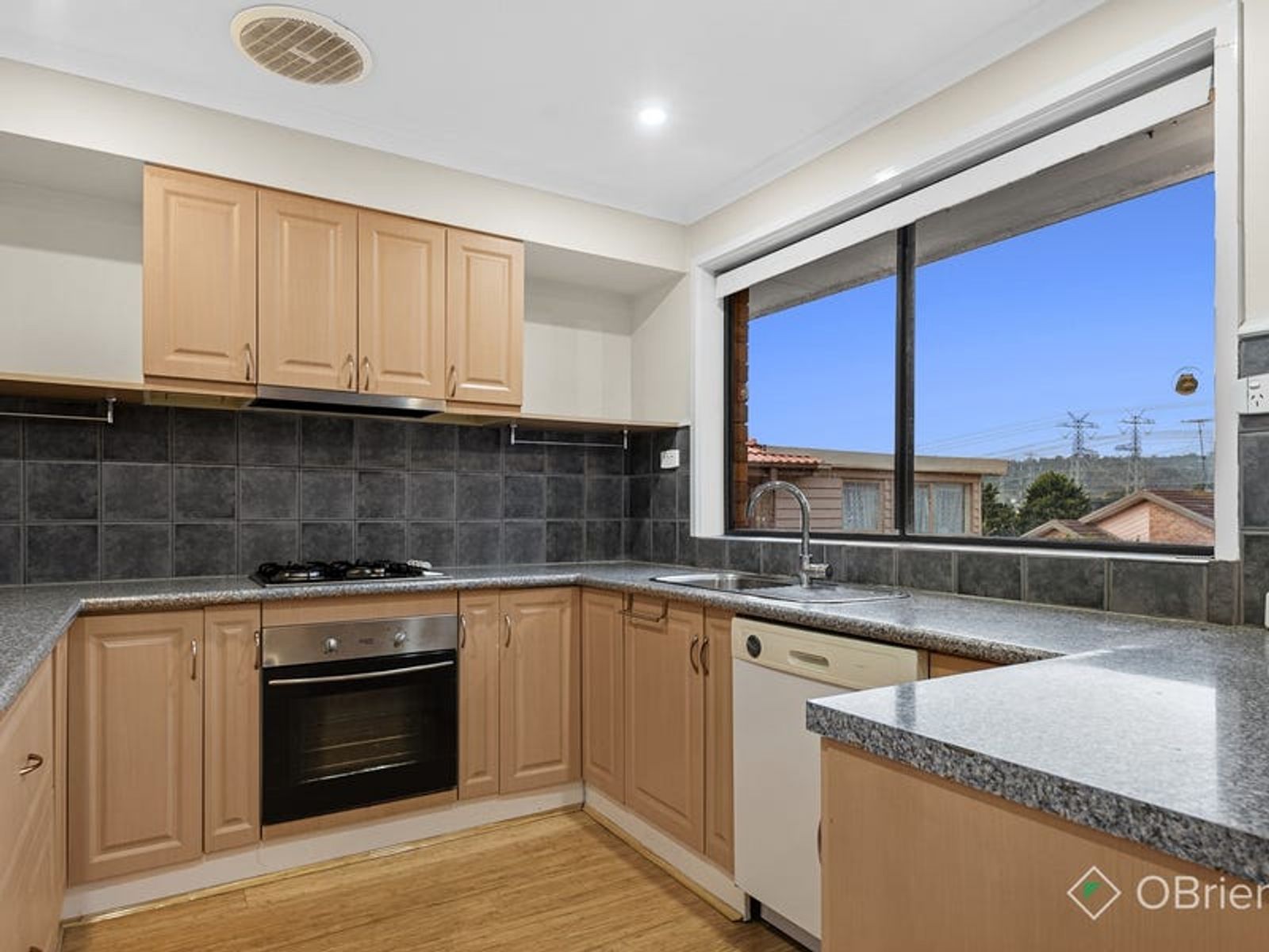 18 Struan Avenue, Endeavour Hills, VIC 3802, Endeavour Hills - Thumbnail 3