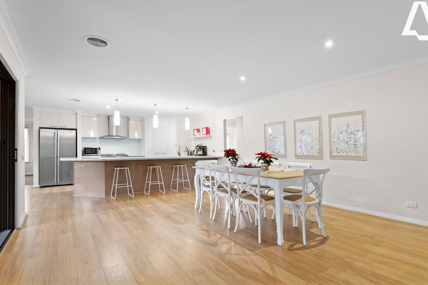 8 Peter Chance Crescent, Langwarrin, VIC 3910, Langwarrin - Thumbnail 2