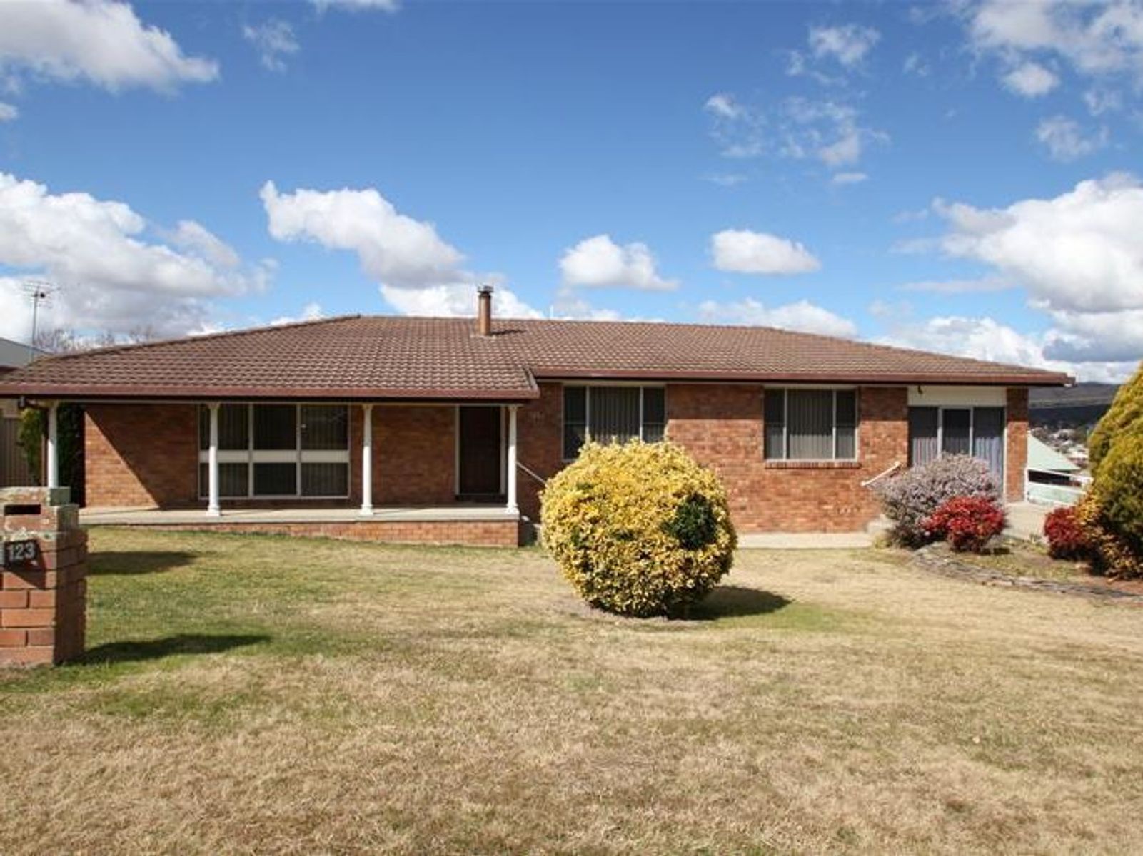 123 Pelham Street, Tenterfield NSW 2372 - Image 1