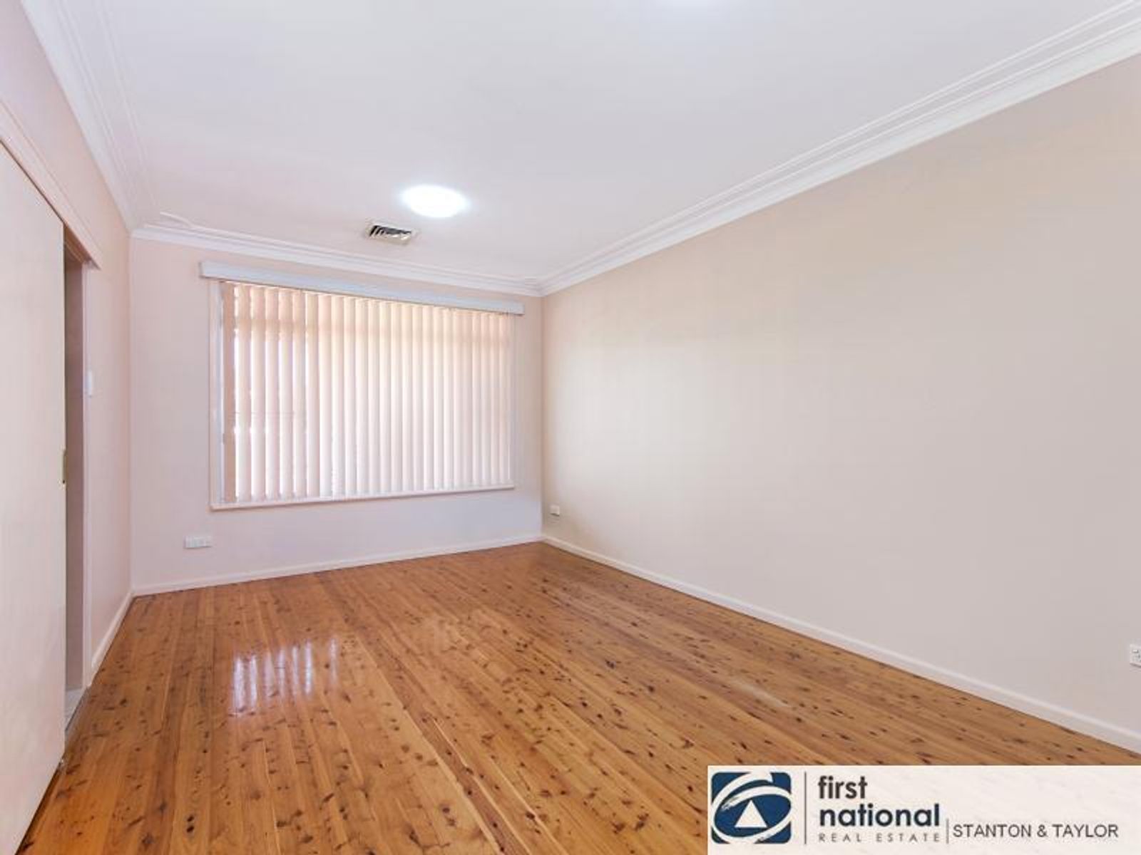 137 Oxford Street, Cambridge Park - Thumbnail 4
