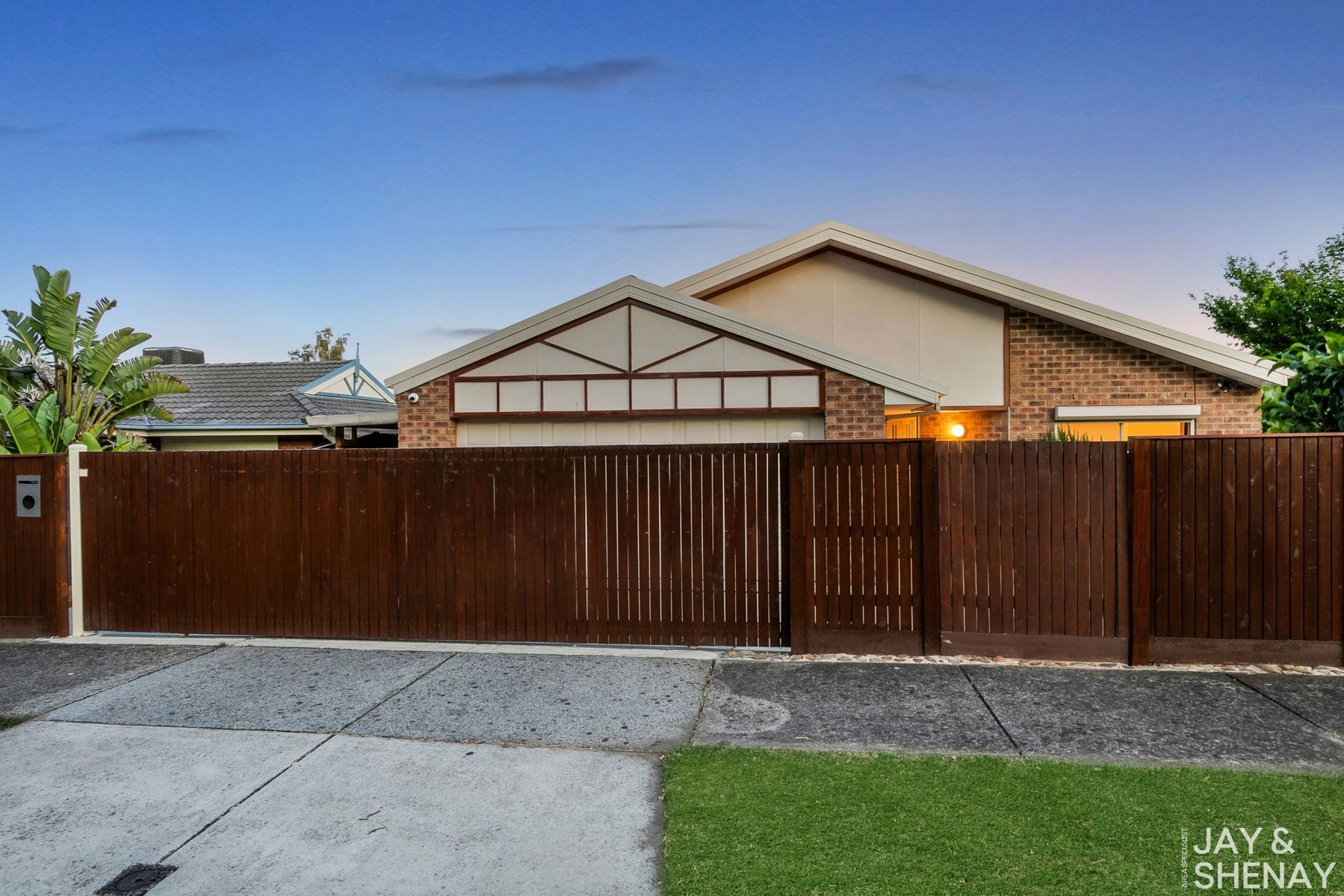 27 Lawson Way, Endeavour Hills, VIC 3802, Endeavour Hills - Thumbnail 3