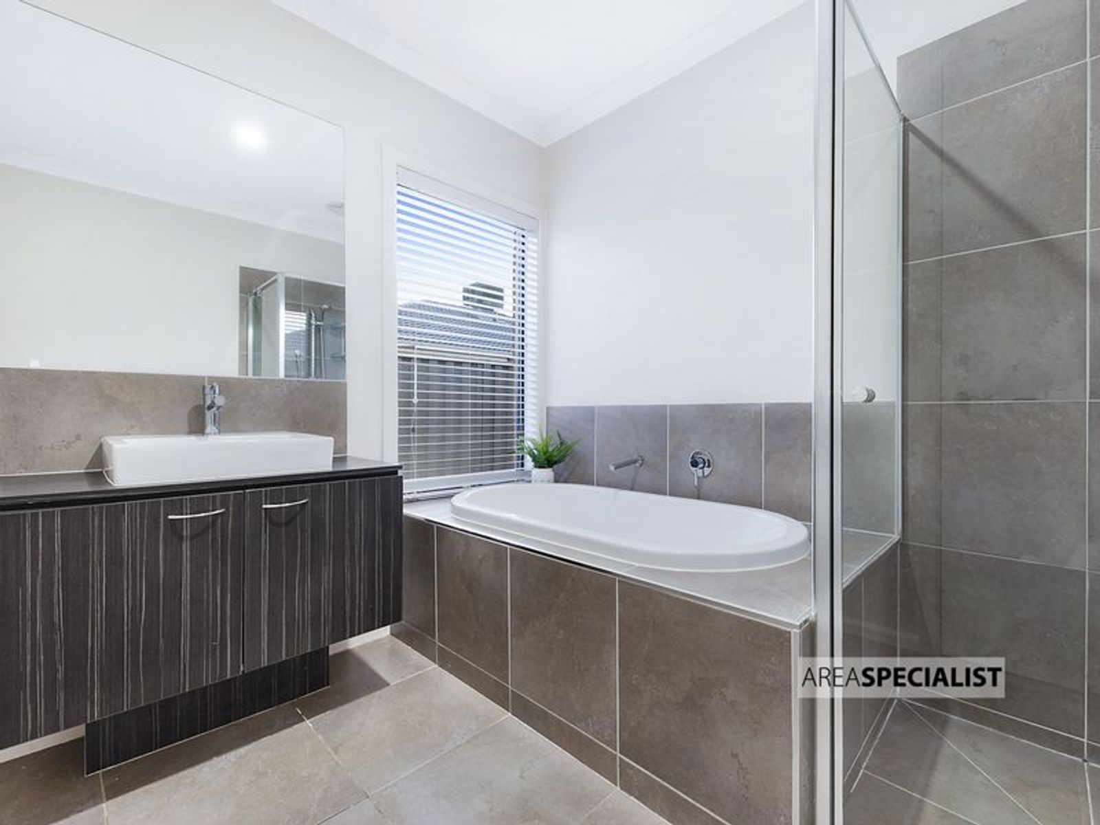 55 Stately Drive, Cranbourne East, VIC 3977, Cranbourne East - Thumbnail 4