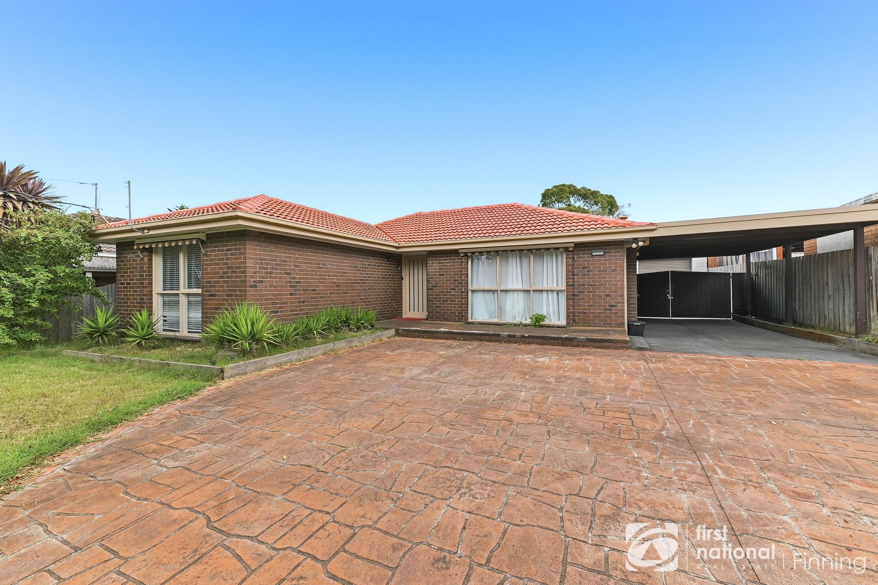 11 Evelyne Avenue, Cranbourne VIC 3977, Cranbourne - Thumbnail 2