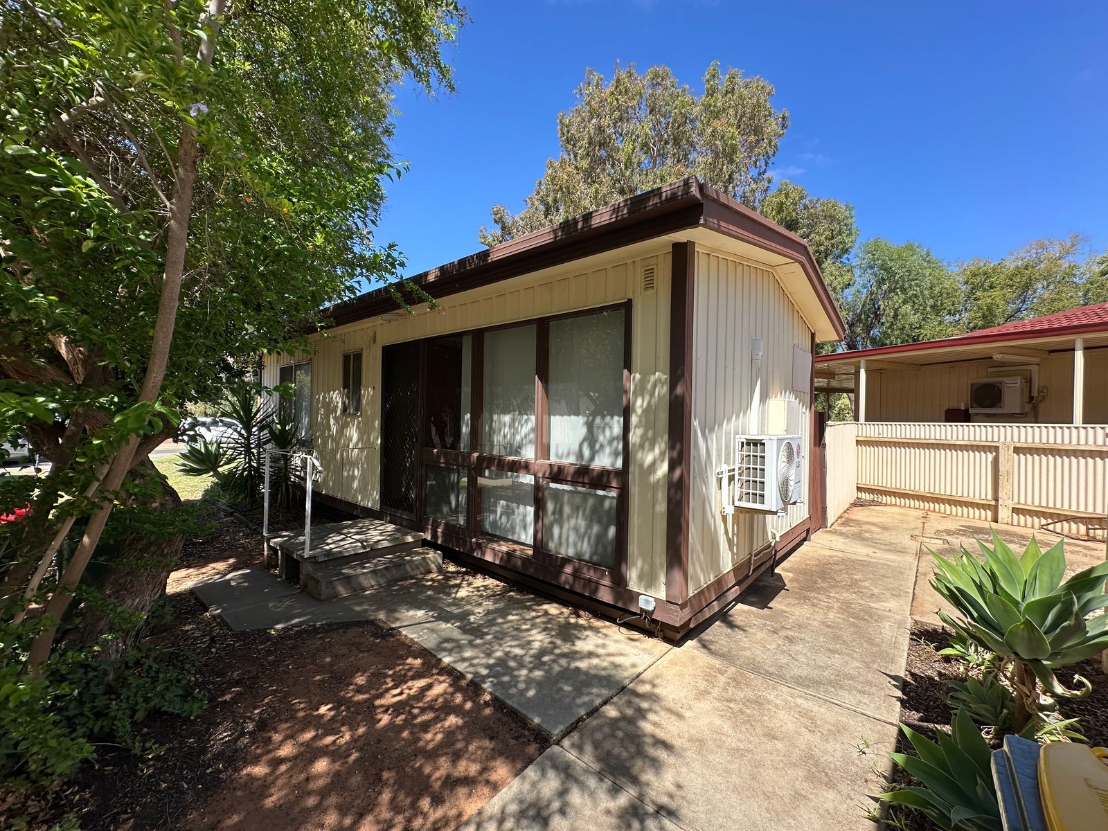 Units 1-6/2 Kent Crescent, Waikerie SA 5330, Waikerie - Image 1