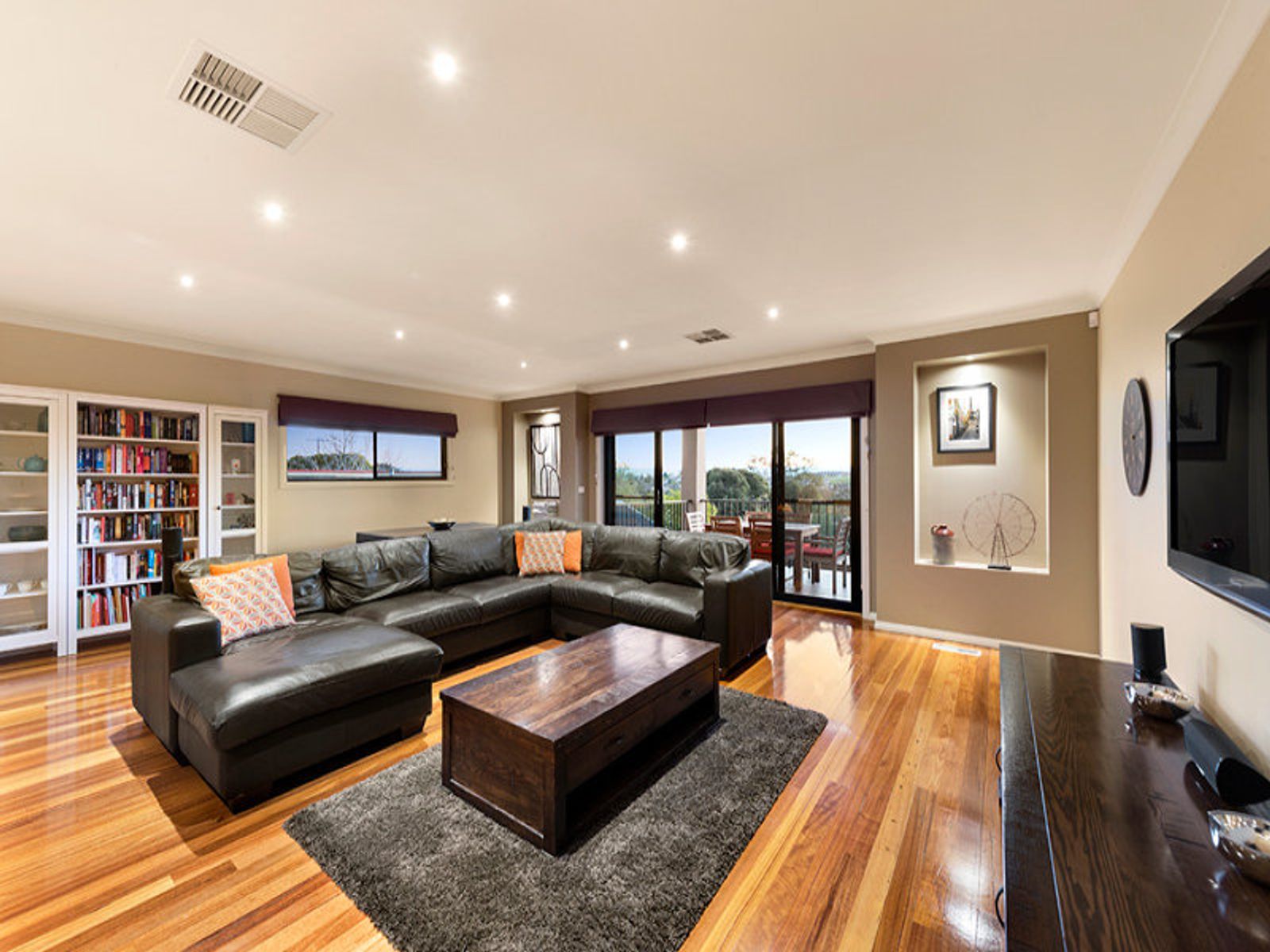 15 Summit Avenue, Oak Park - Thumbnail 4