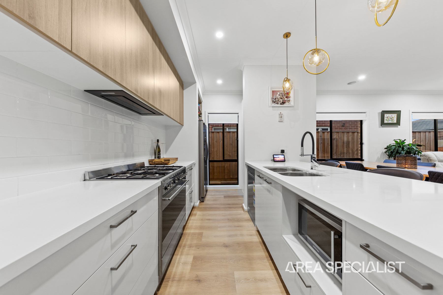 12 Undara Road, Clyde North, VIC 3978, Clyde North - Thumbnail 4