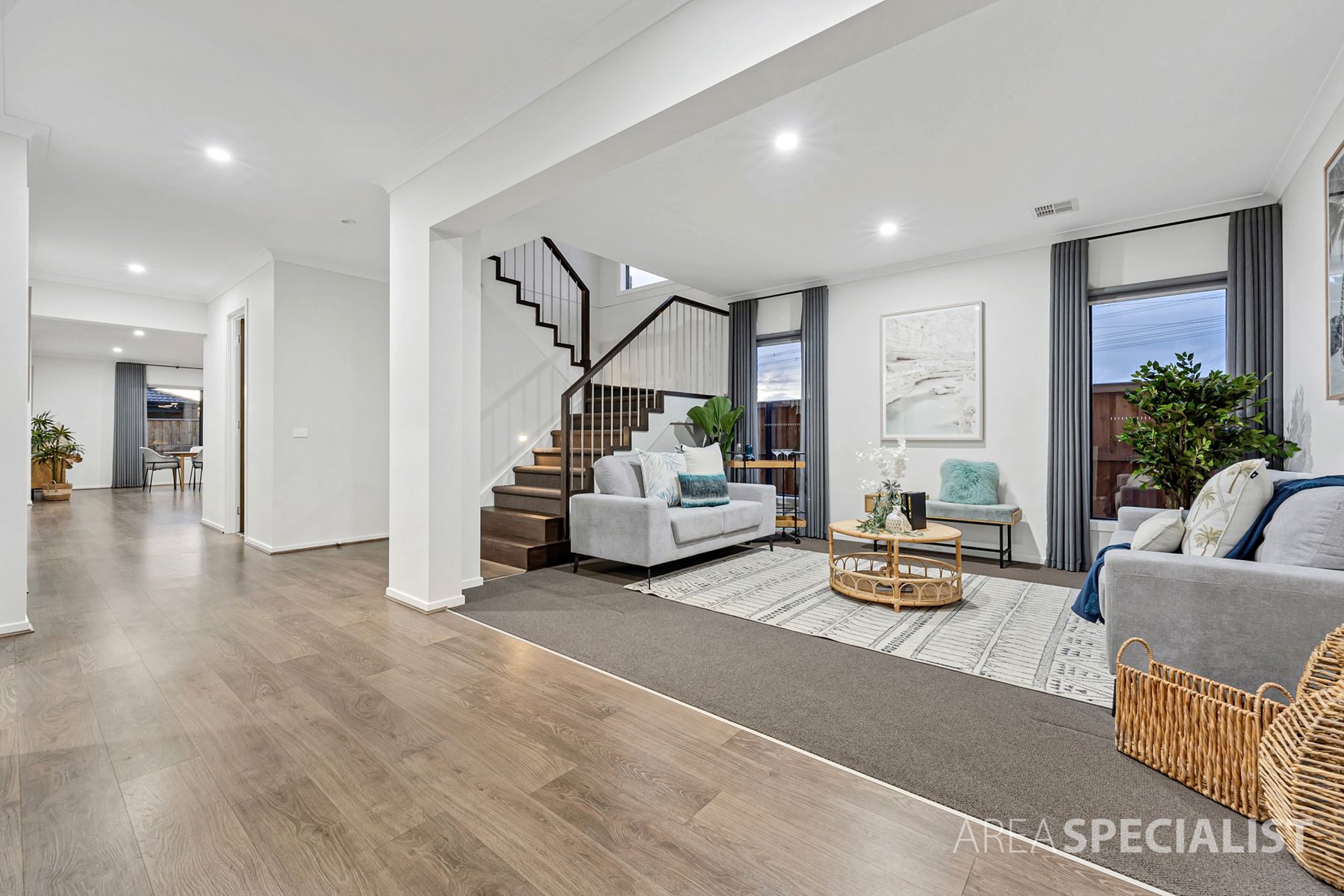 15 Harlequin Way, Clyde North, VIC 3978, Clyde North - Thumbnail 2