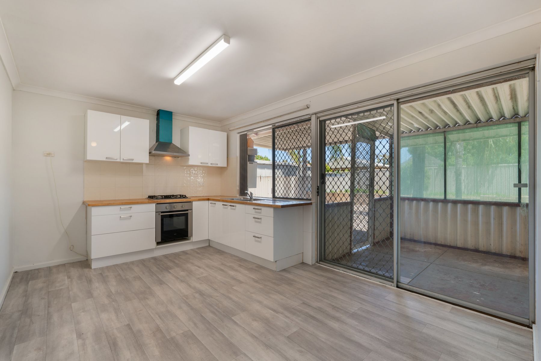 8 Poseidon Way, Parkwood WA 6147, Parkwood - Thumbnail 3