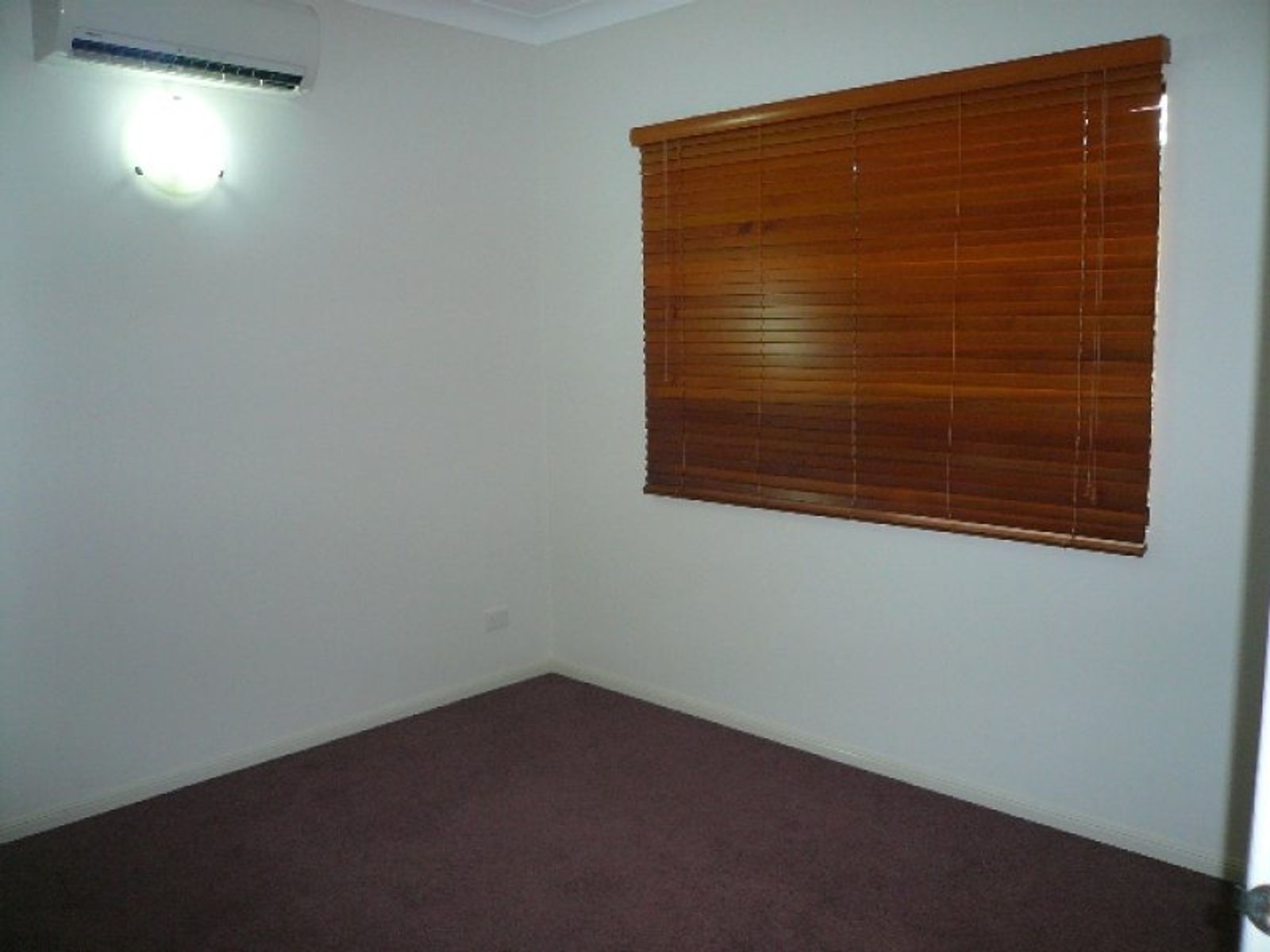 Contact Agent, Gunn NT 0832, Gunn - Thumbnail 2
