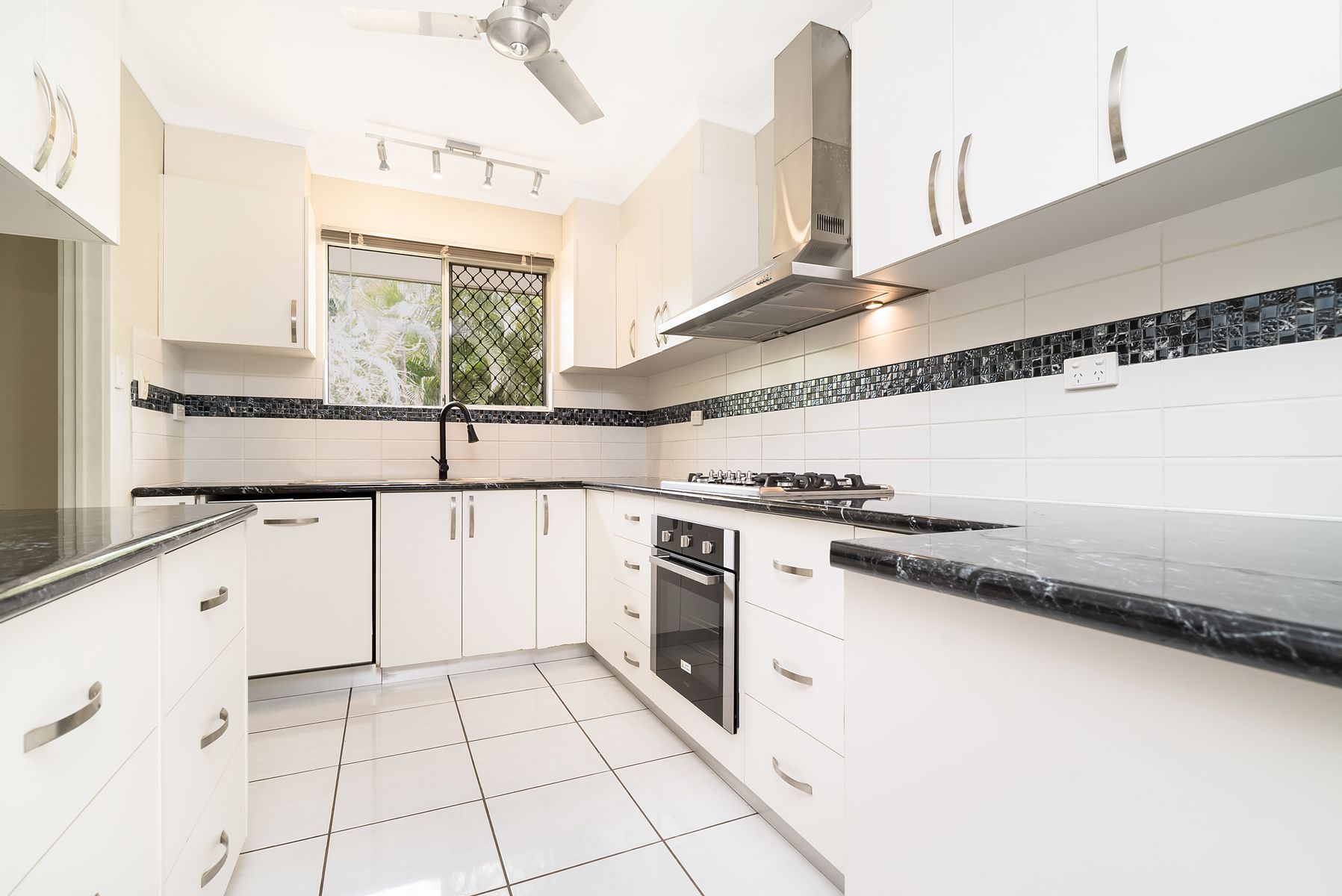 4 Dongara  Court, Karama NT 0812, Karama - Thumbnail 2