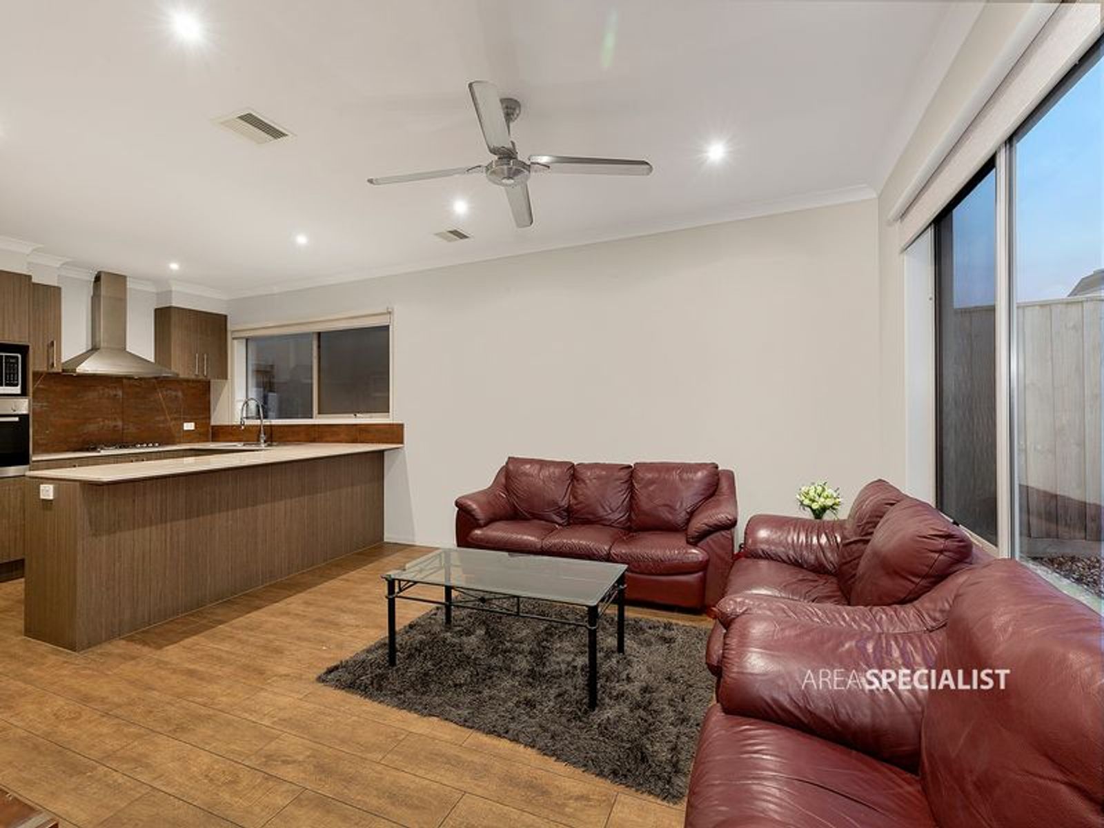 13 Wilmington Avenue, Cranbourne West, VIC 3977, Cranbourne West - Thumbnail 3