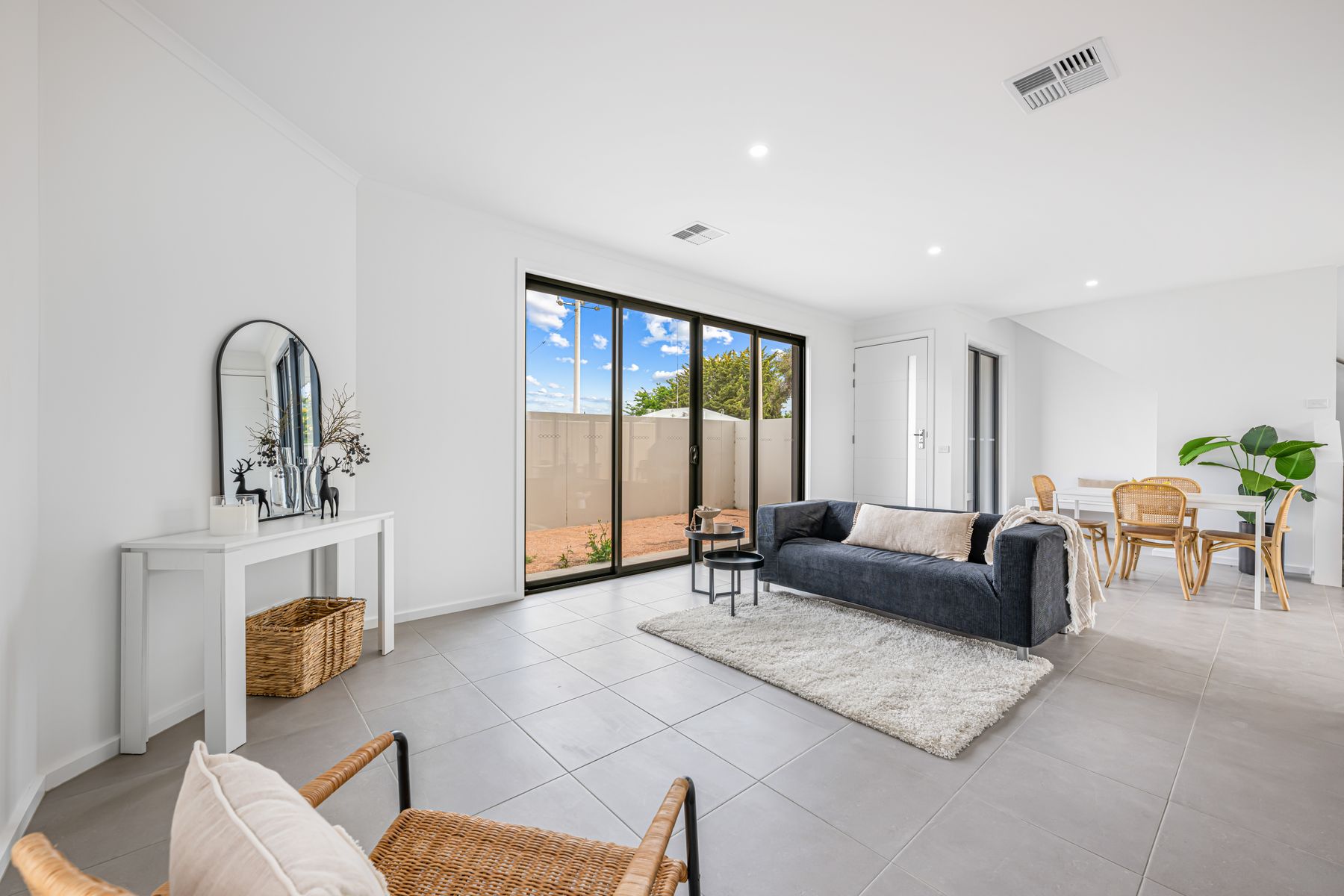 1/550 Ontario Avenue, Mildura - Thumbnail 2