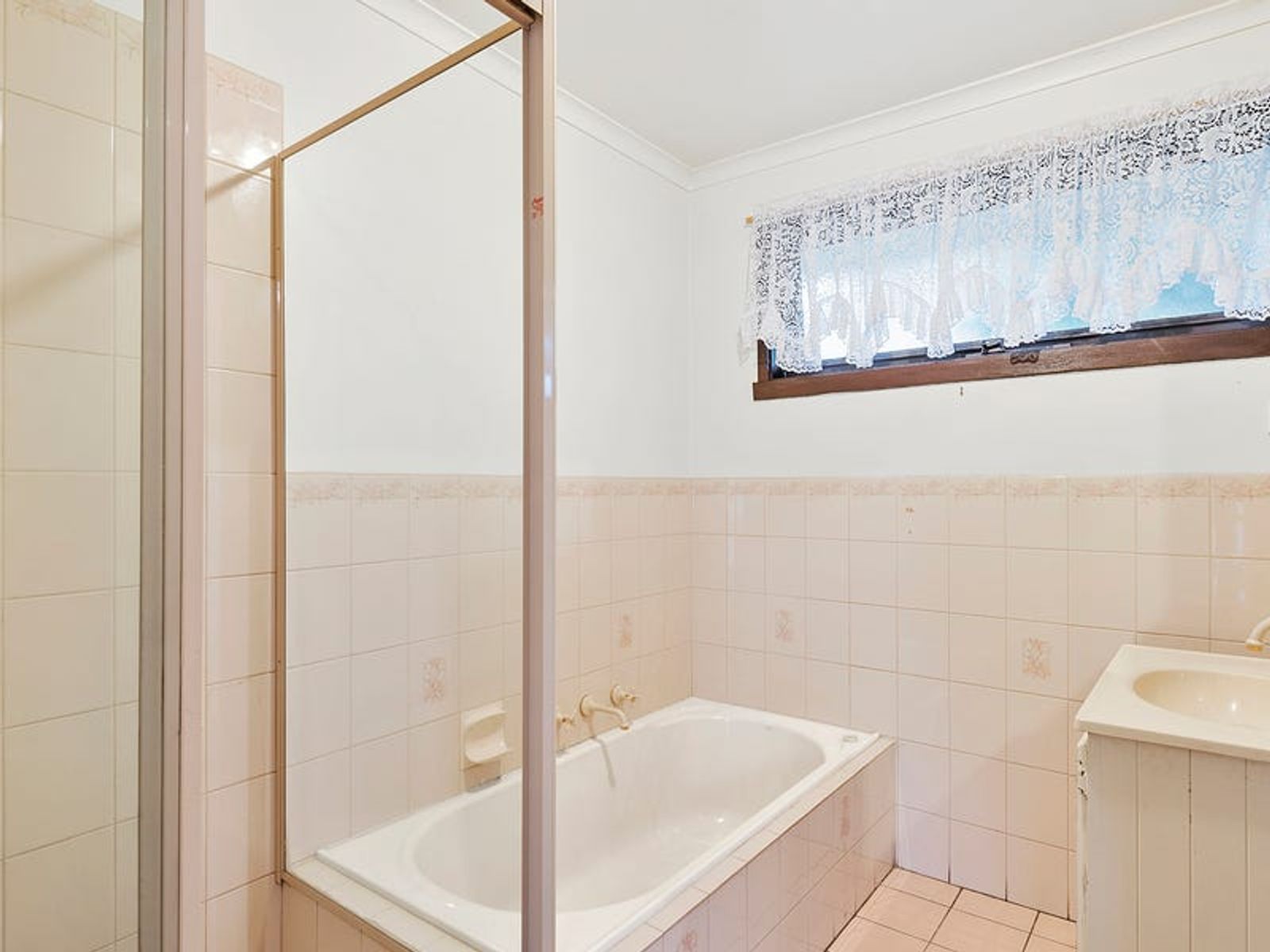 4 Hutchins Avenue, Endeavour Hills, VIC 3802, Endeavour Hills - Thumbnail 8