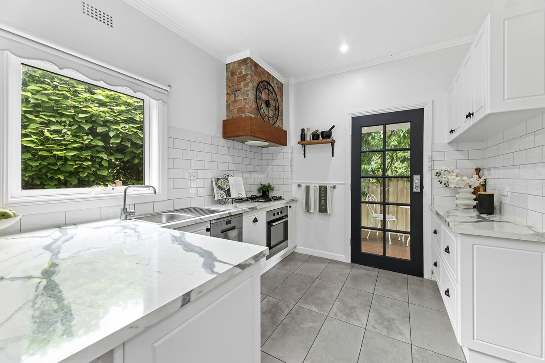 70 Sutton Street, Warragul, VIC 3820, Warragul - Thumbnail 2