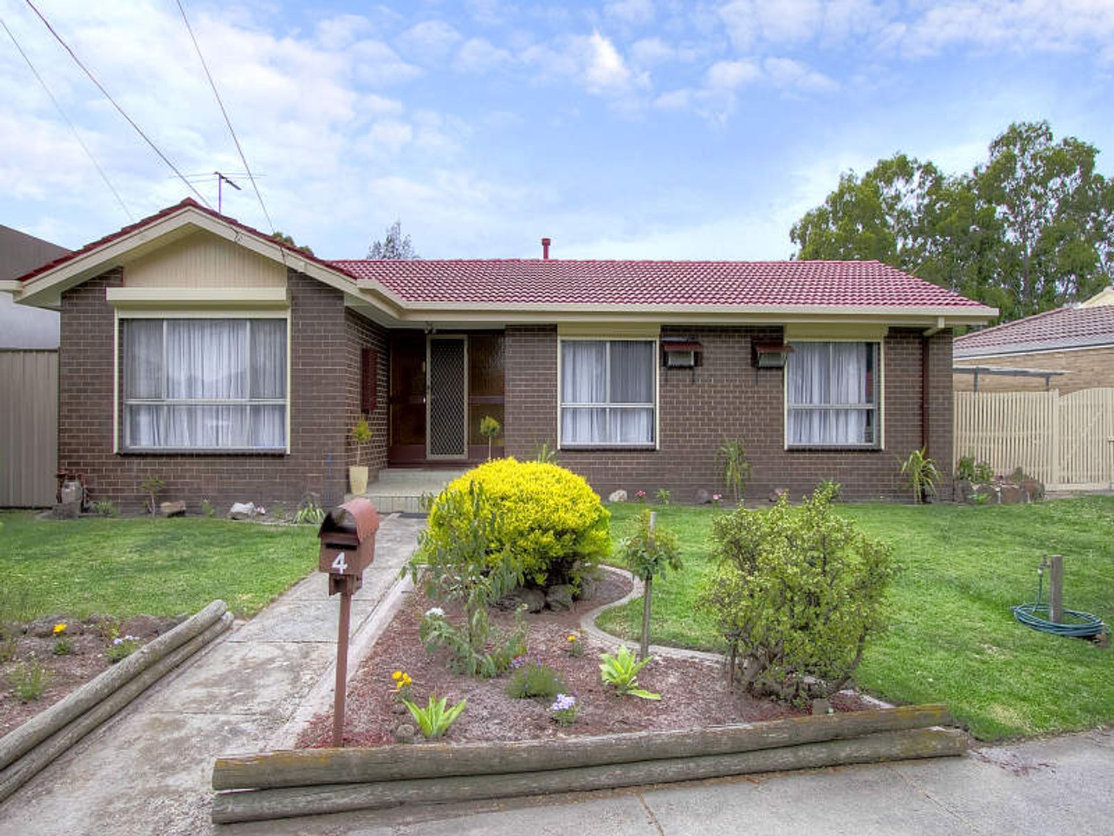4 Finisterre Drive, Keysborough, VIC 3173, Keysborough - Thumbnail 2