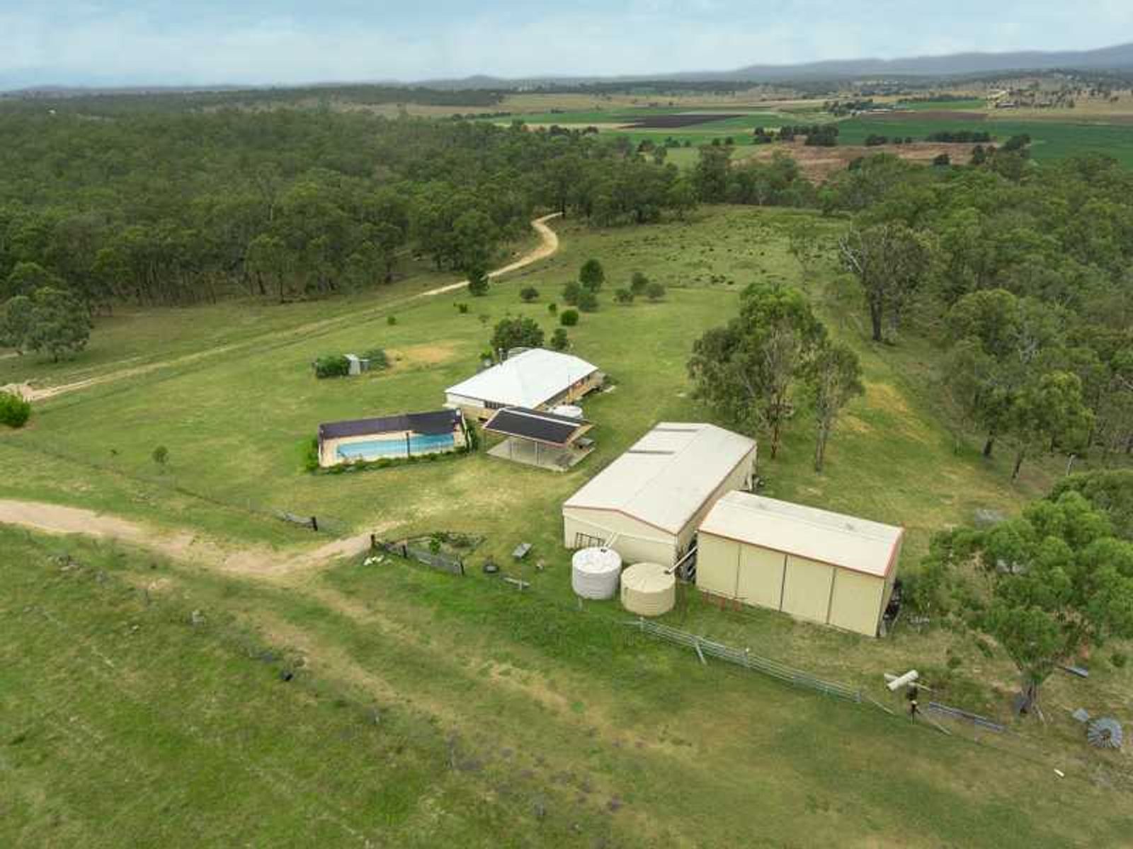 214 Watts Road, Loch Lomond, QLD 4370, Loch Lomond - Thumbnail 4
