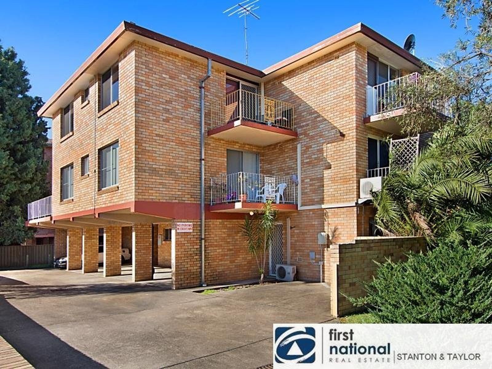 1/205 Derby Street, Penrith - Thumbnail 3