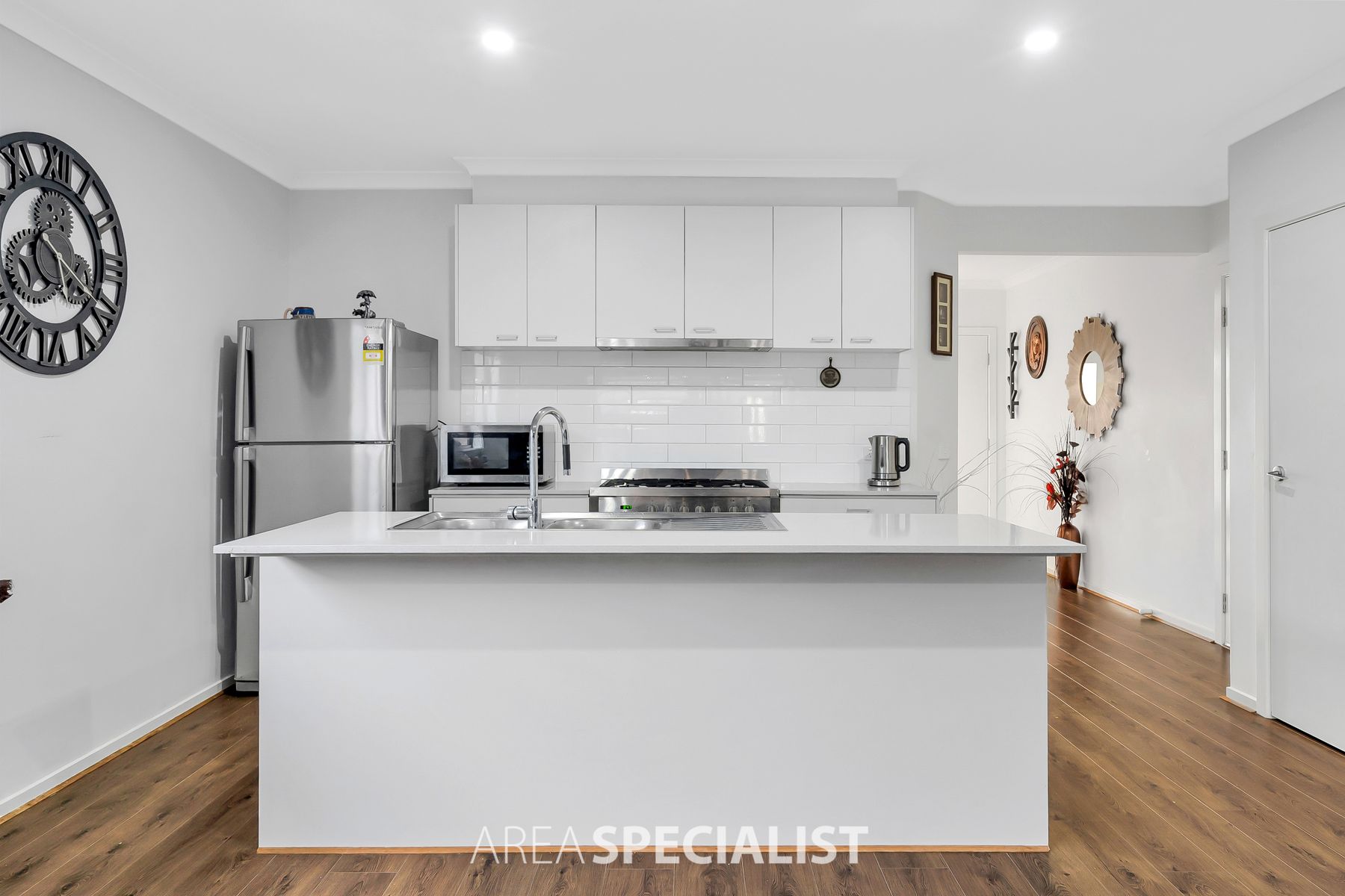 17 Alphey Road, Clyde North, VIC 3978, Clyde North - Thumbnail 4